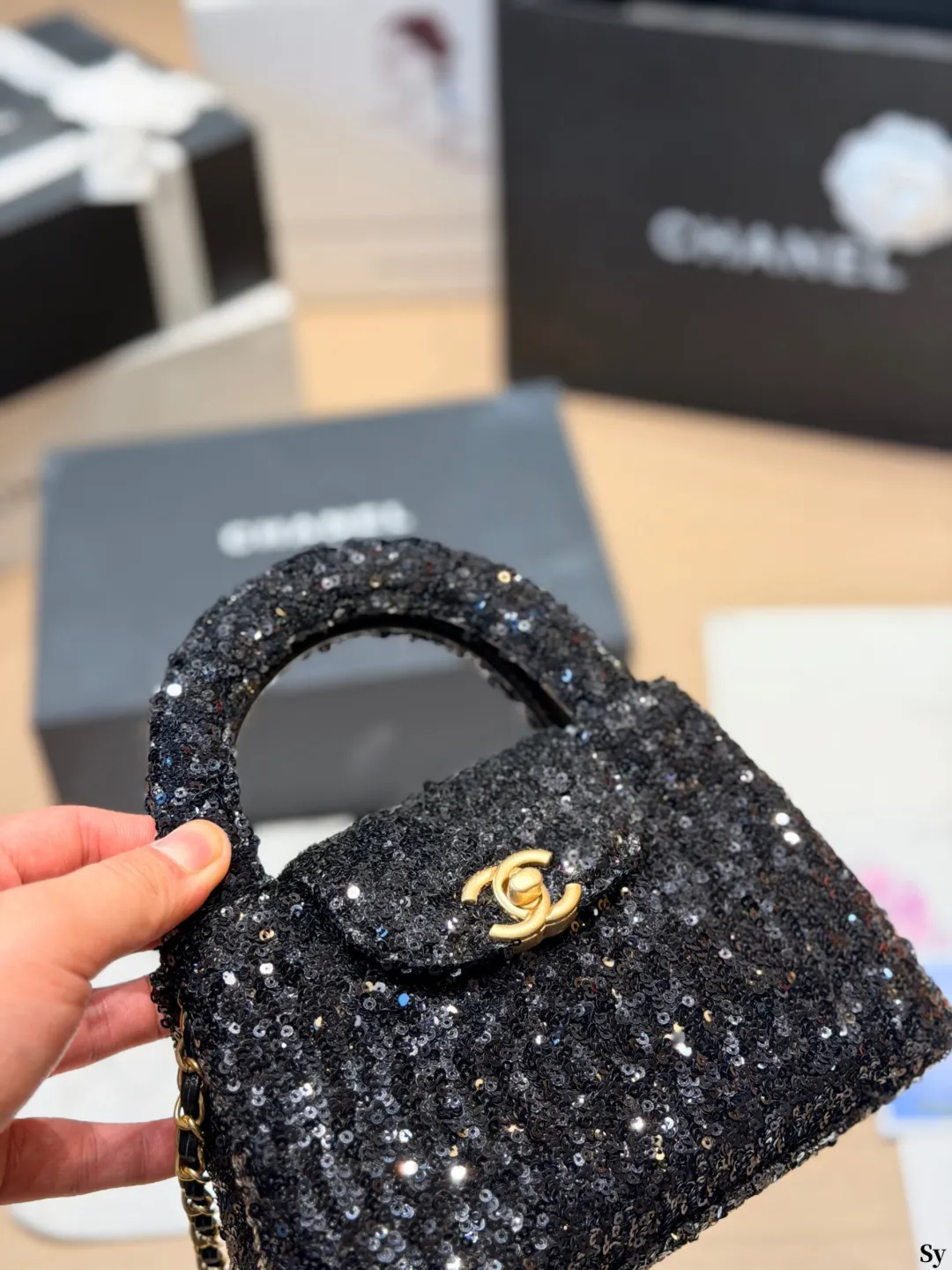 Chanel 26C Sequin Kelly Top-Handle Bag D30018340 — view 6