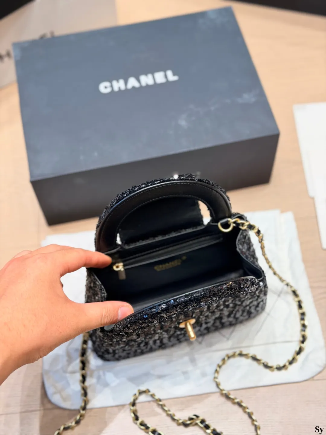 Chanel 26C Sequin Kelly Top-Handle Bag D30018340 — view 9
