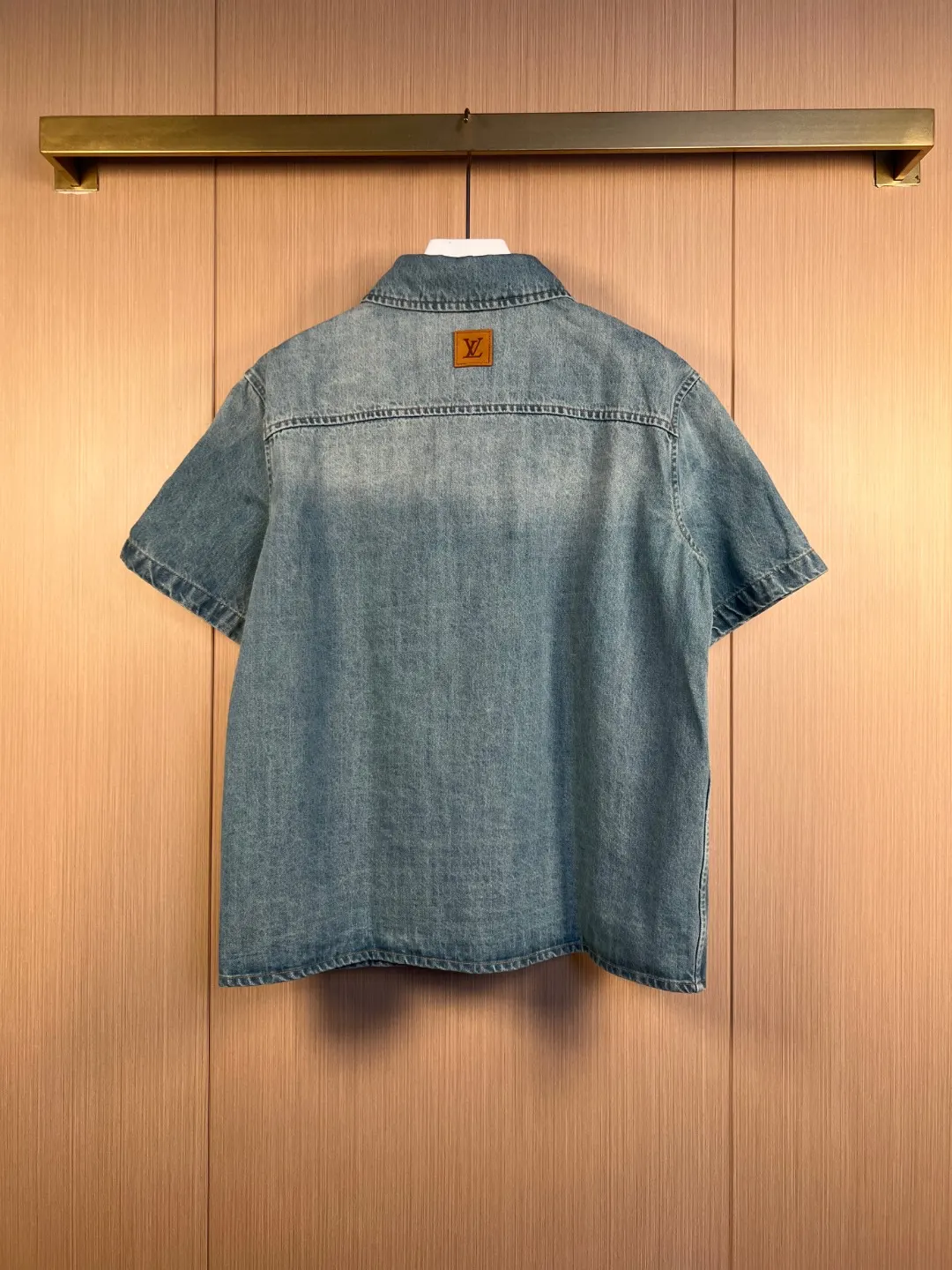 Embroidered Logo Short-Sleeve Denim Shirt D30020541 — view 10