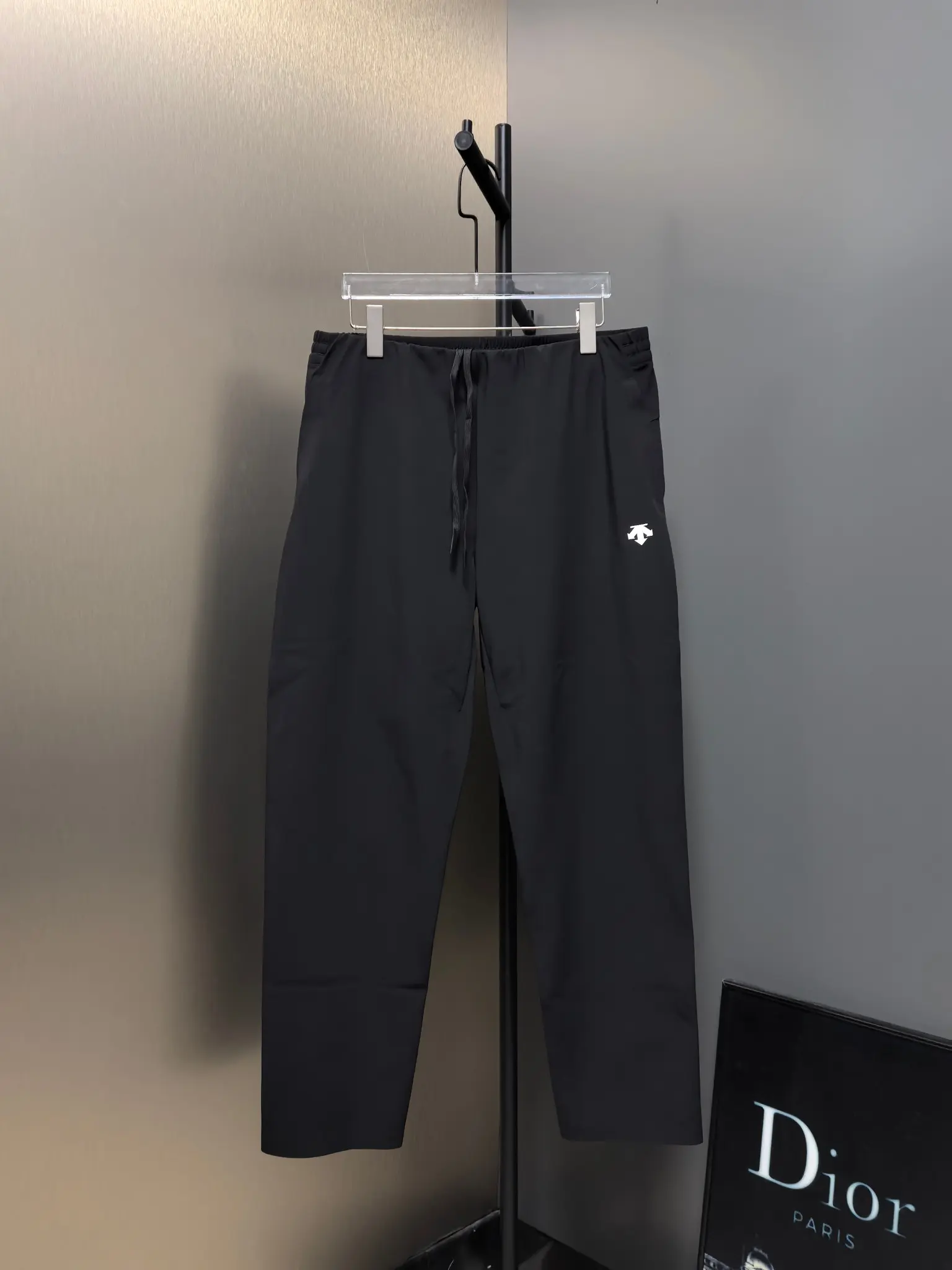 Descente Waterproof Fleece-Lined Softshell Trousers D31022101