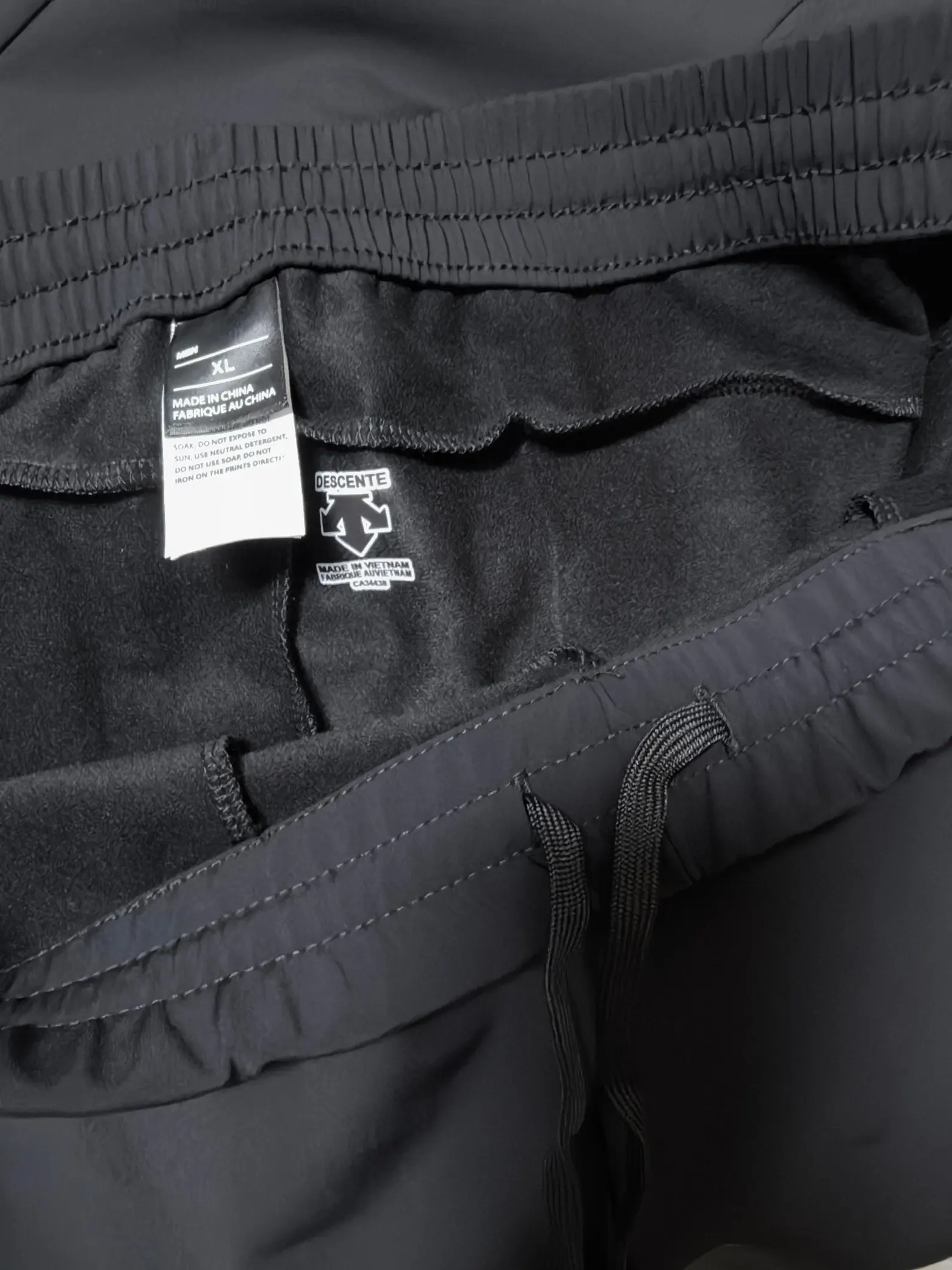 Descente Waterproof Fleece-Lined Softshell Trousers D31022101 — view 9