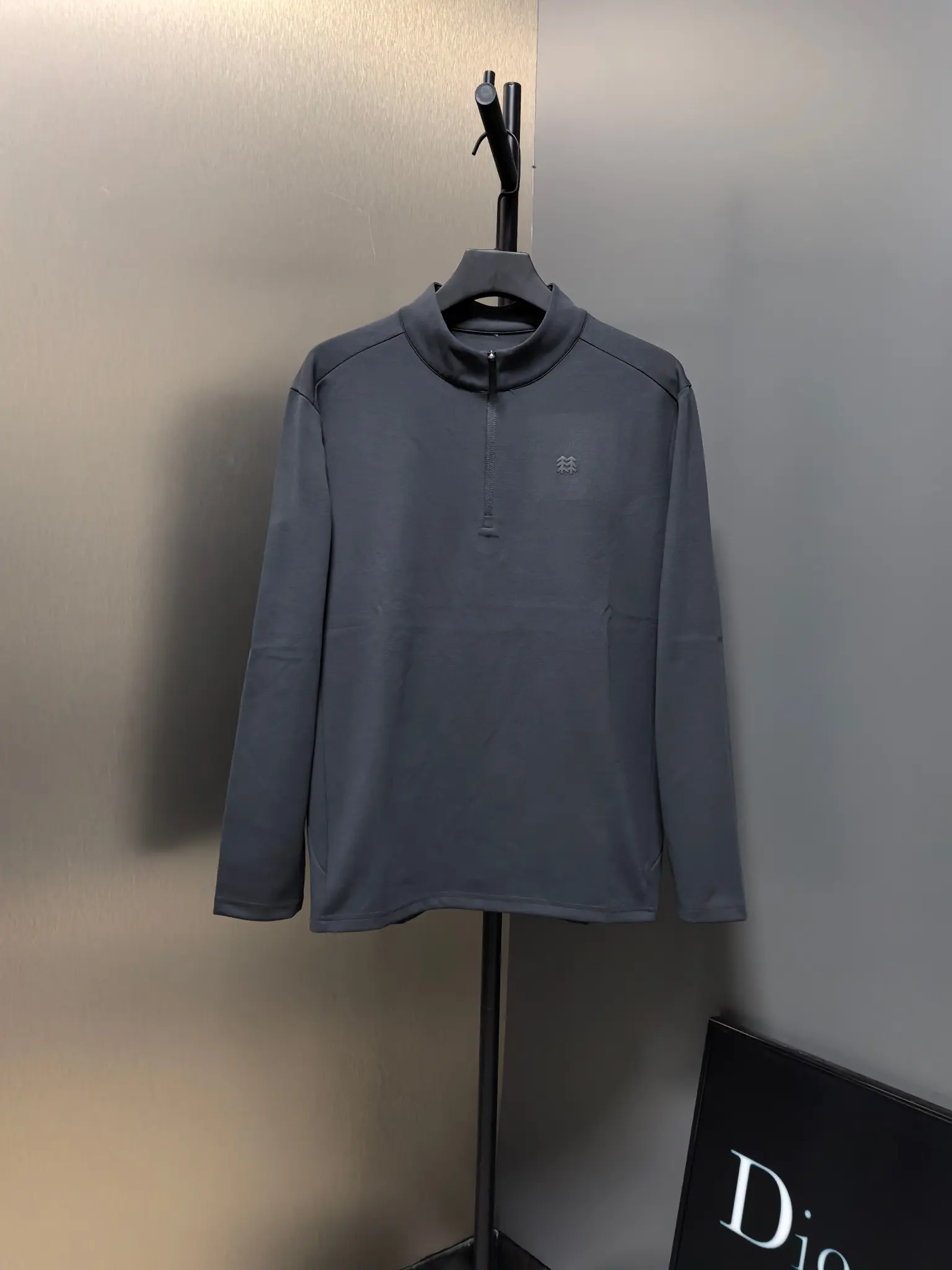 Quarter-Zip Long-Sleeve Cotton Top D31022067
