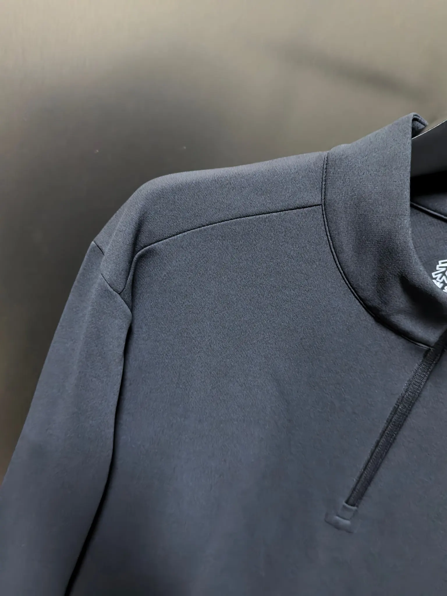 Quarter-Zip Long-Sleeve Cotton Top D31022067 — view 2