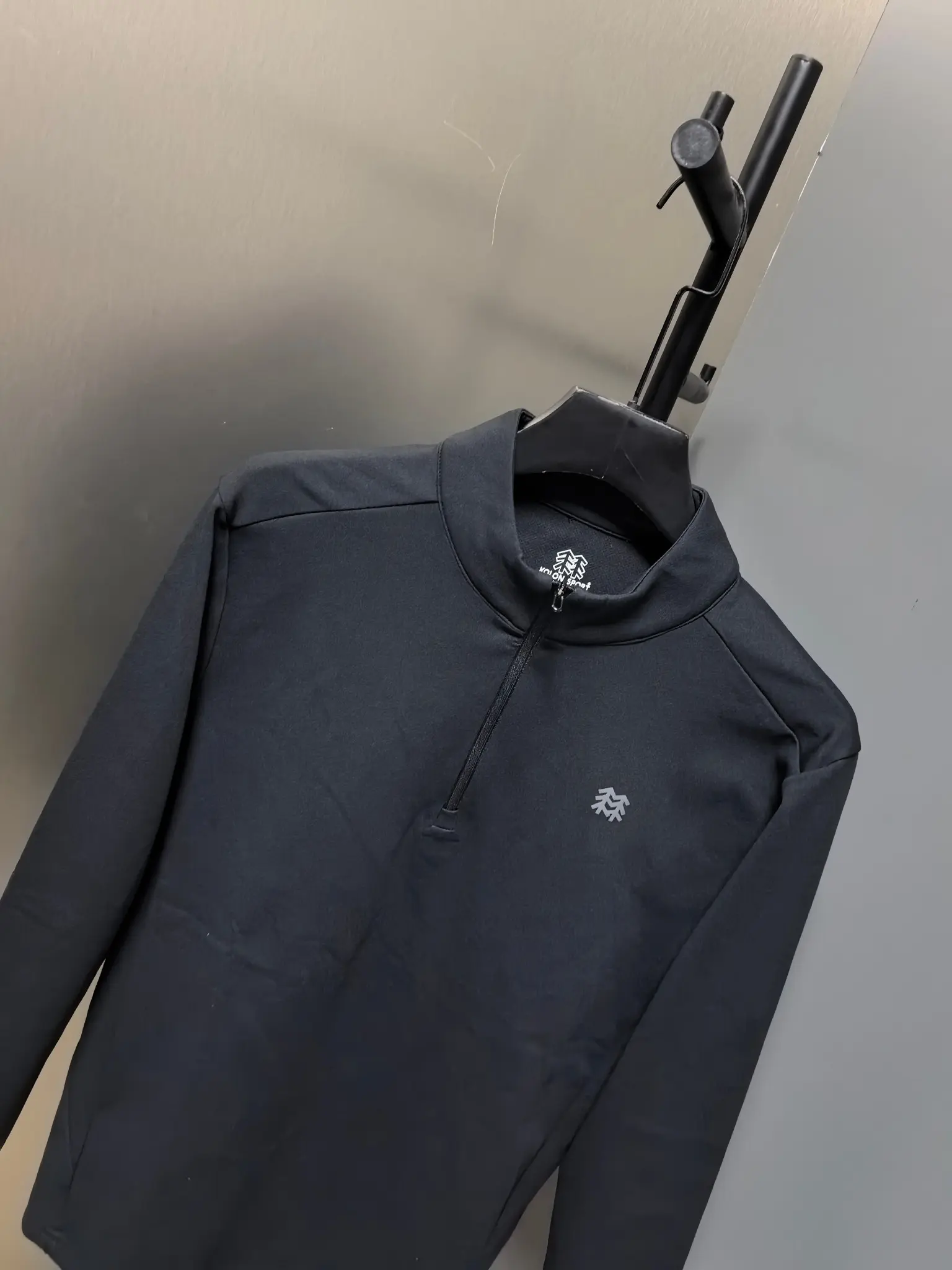 Half-Zip Long-Sleeve Performance Top D31022065 — view 6