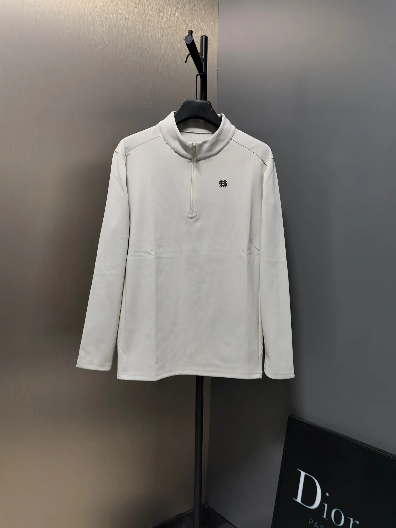 Logo-Embossed Half-Zip Long-Sleeve Top D31022066