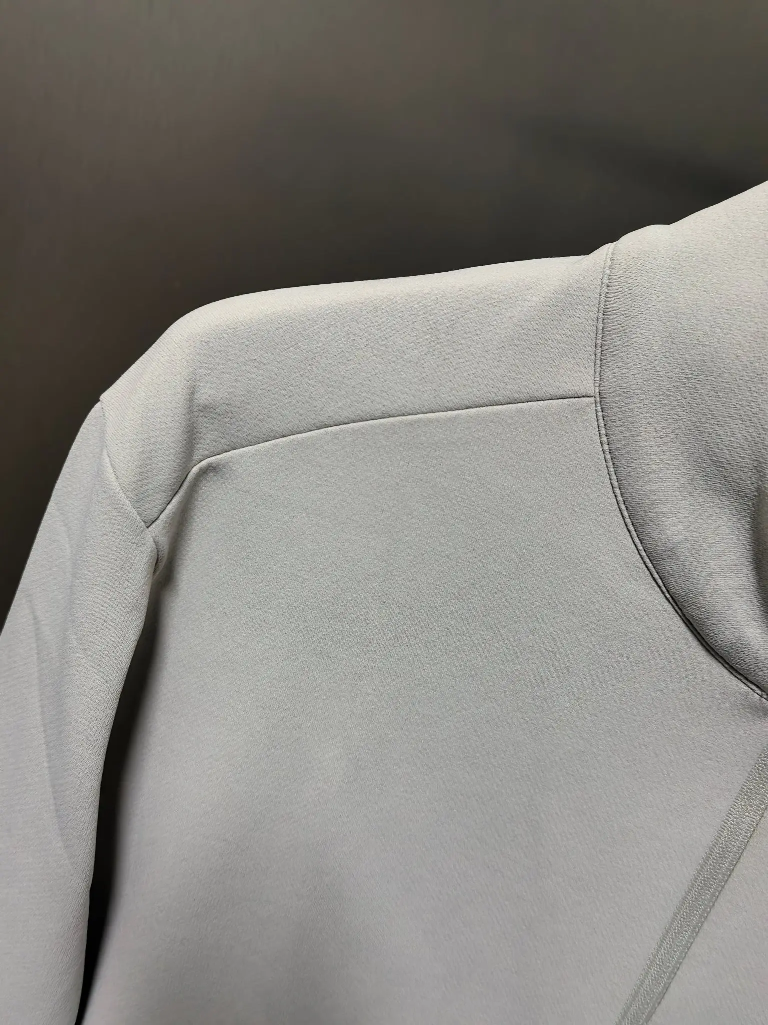 Logo-Embossed Half-Zip Long-Sleeve Top D31022066 — view 2