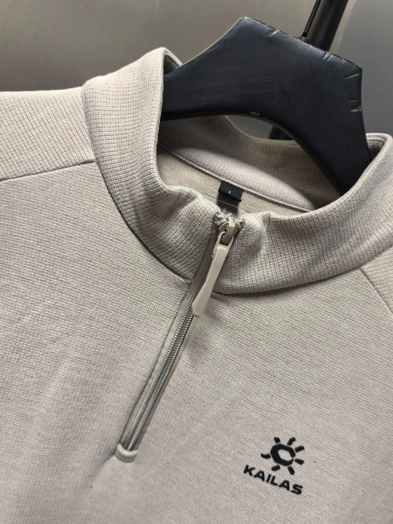 Kailas Half-Zip Long-Sleeve Sweatshirt D31022071 — view 4