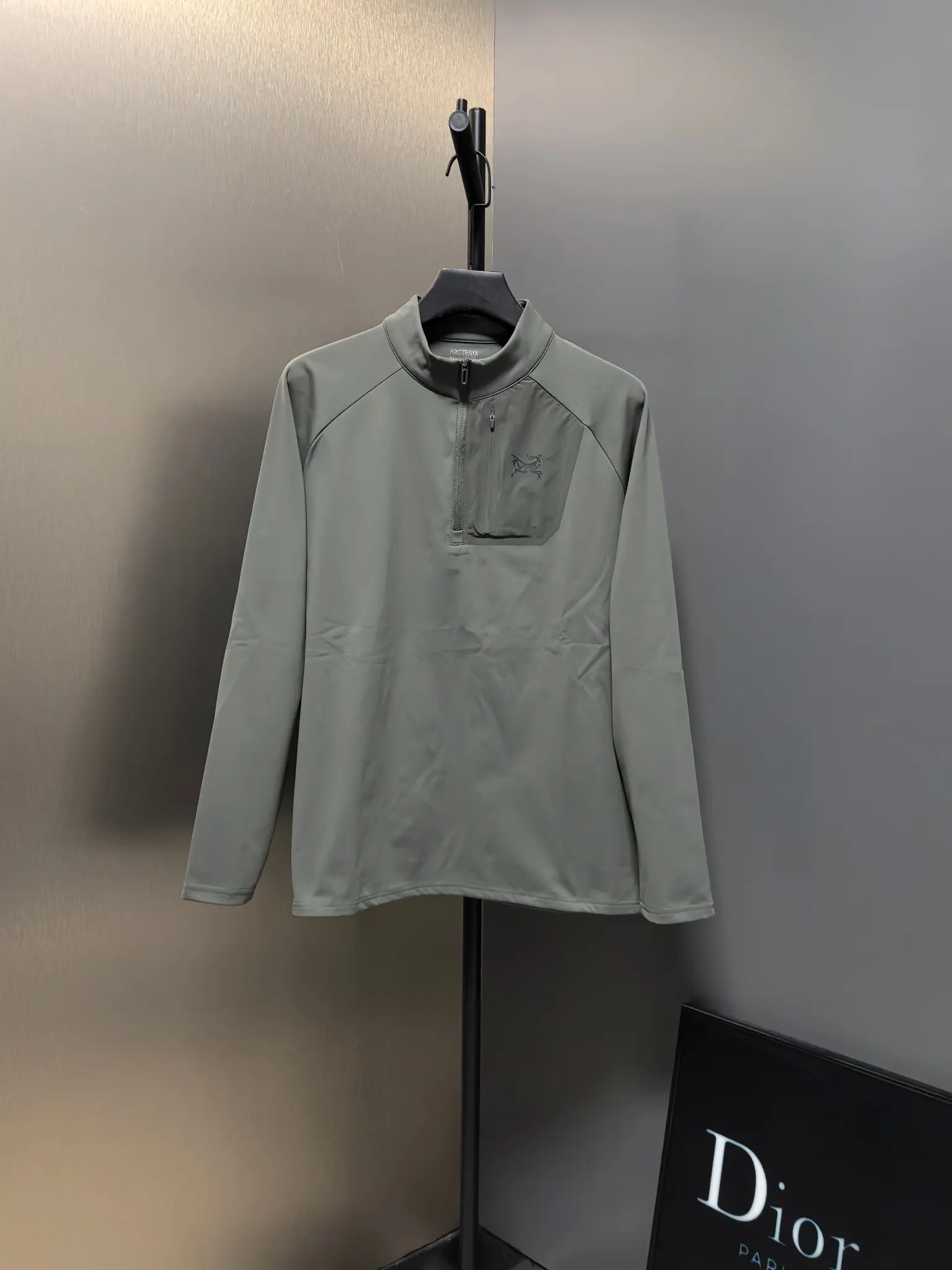 Half-Zip Long-Sleeve Performance Top D31022074