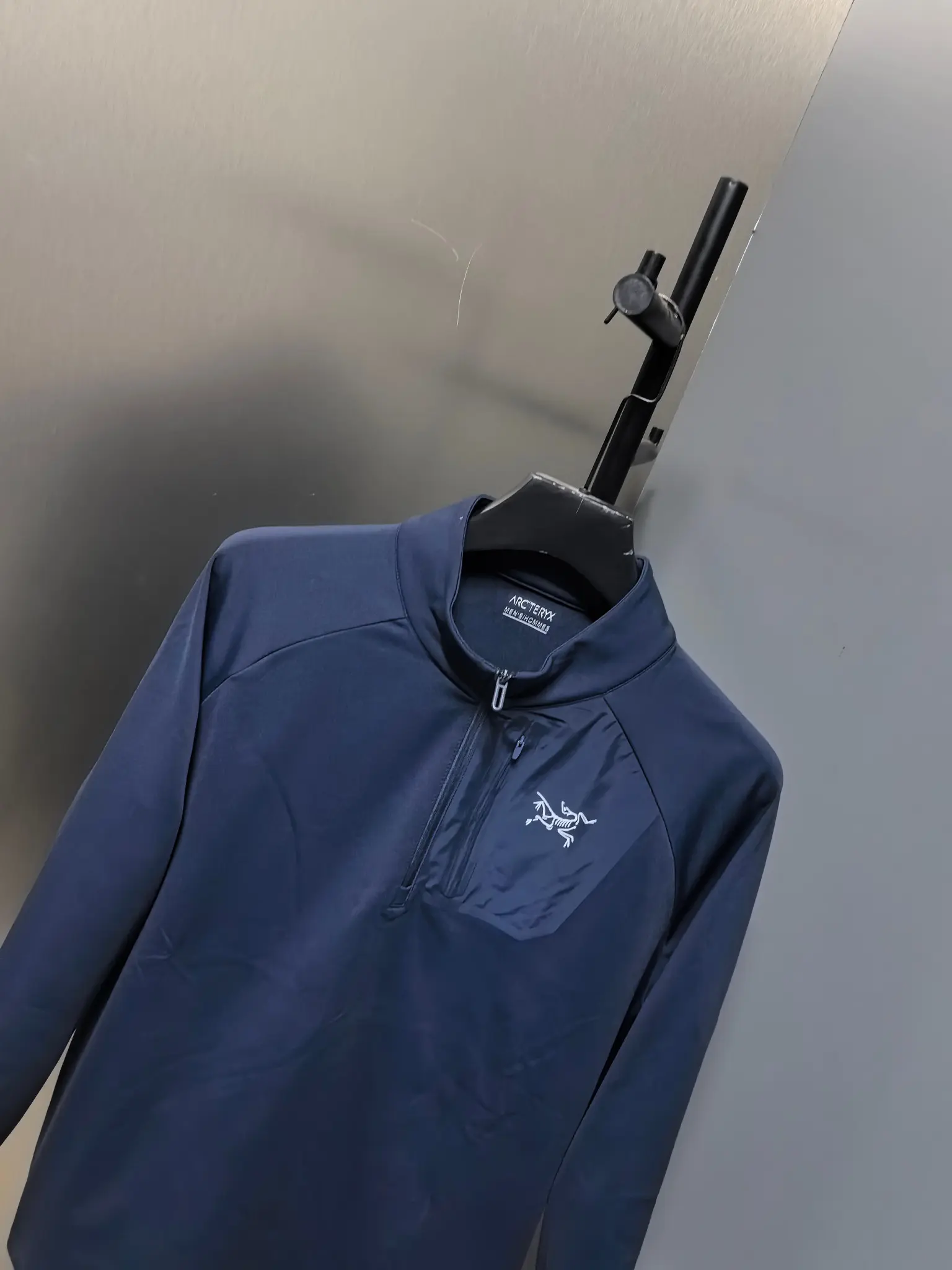 Half-Zip Long-Sleeve Performance Top D31022073 — view 6