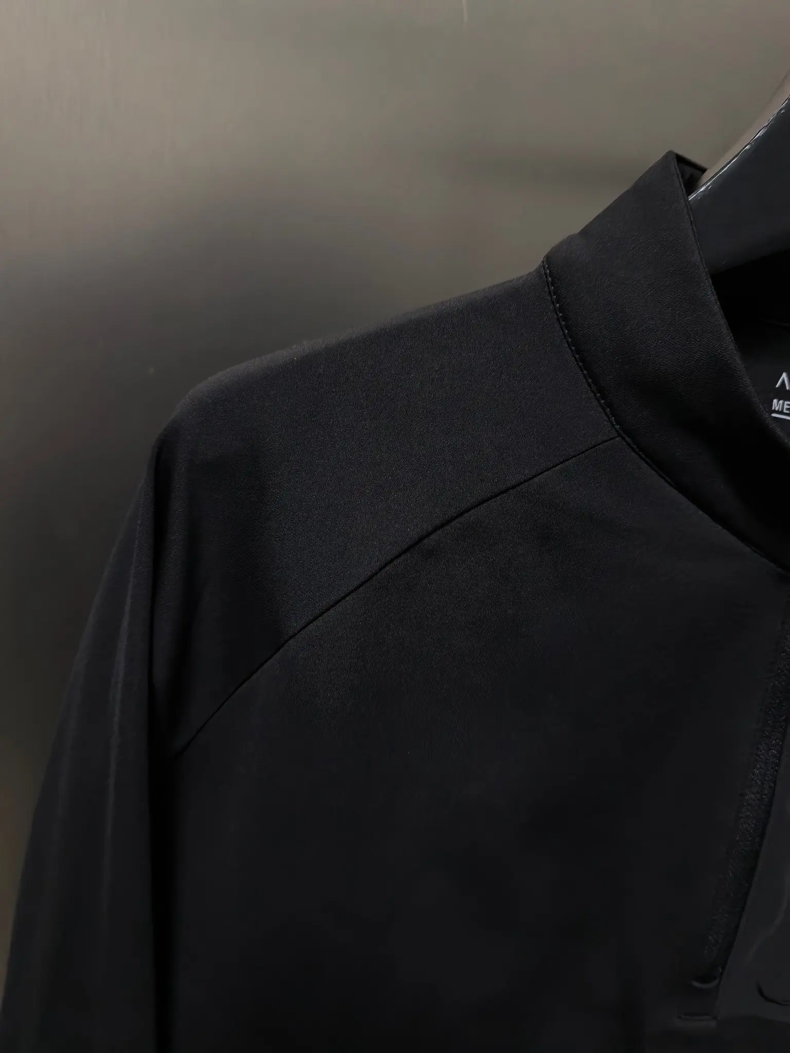 Half-Zip Technical Long-Sleeve Top D31022075 — view 2