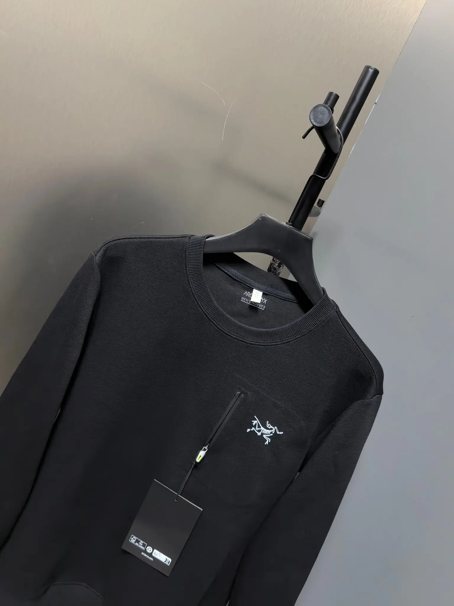 Logo-Print Crew-Neck Sweatshirt D31022085 — view 5