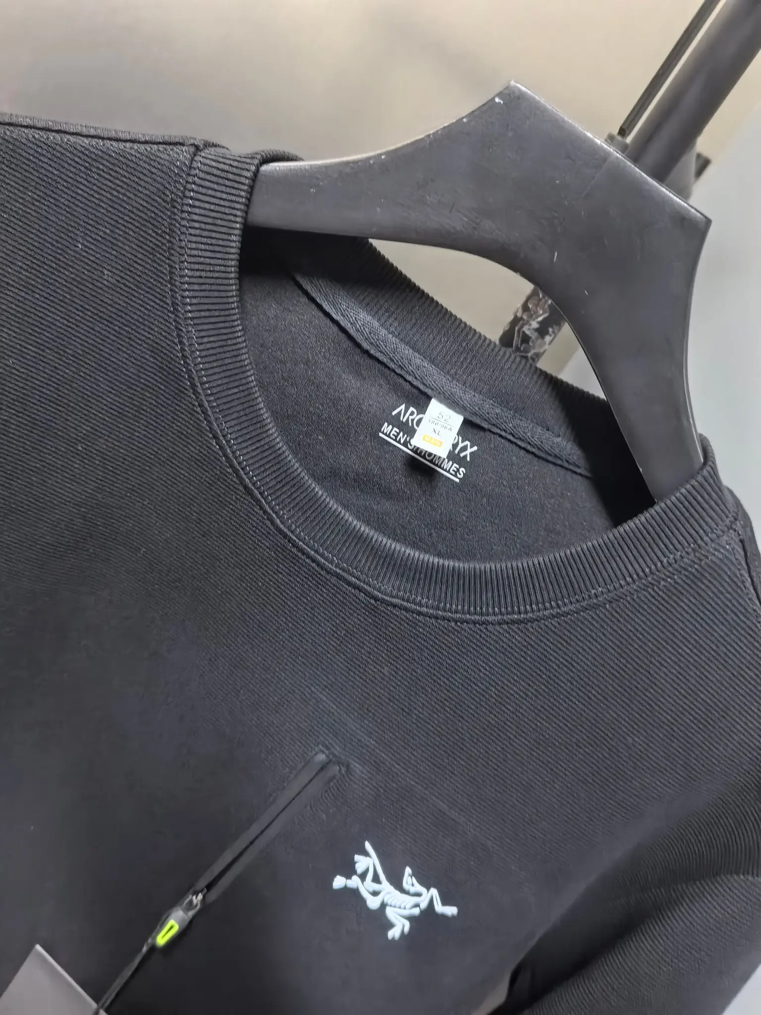 Logo-Print Crew-Neck Sweatshirt D31022085 — view 6