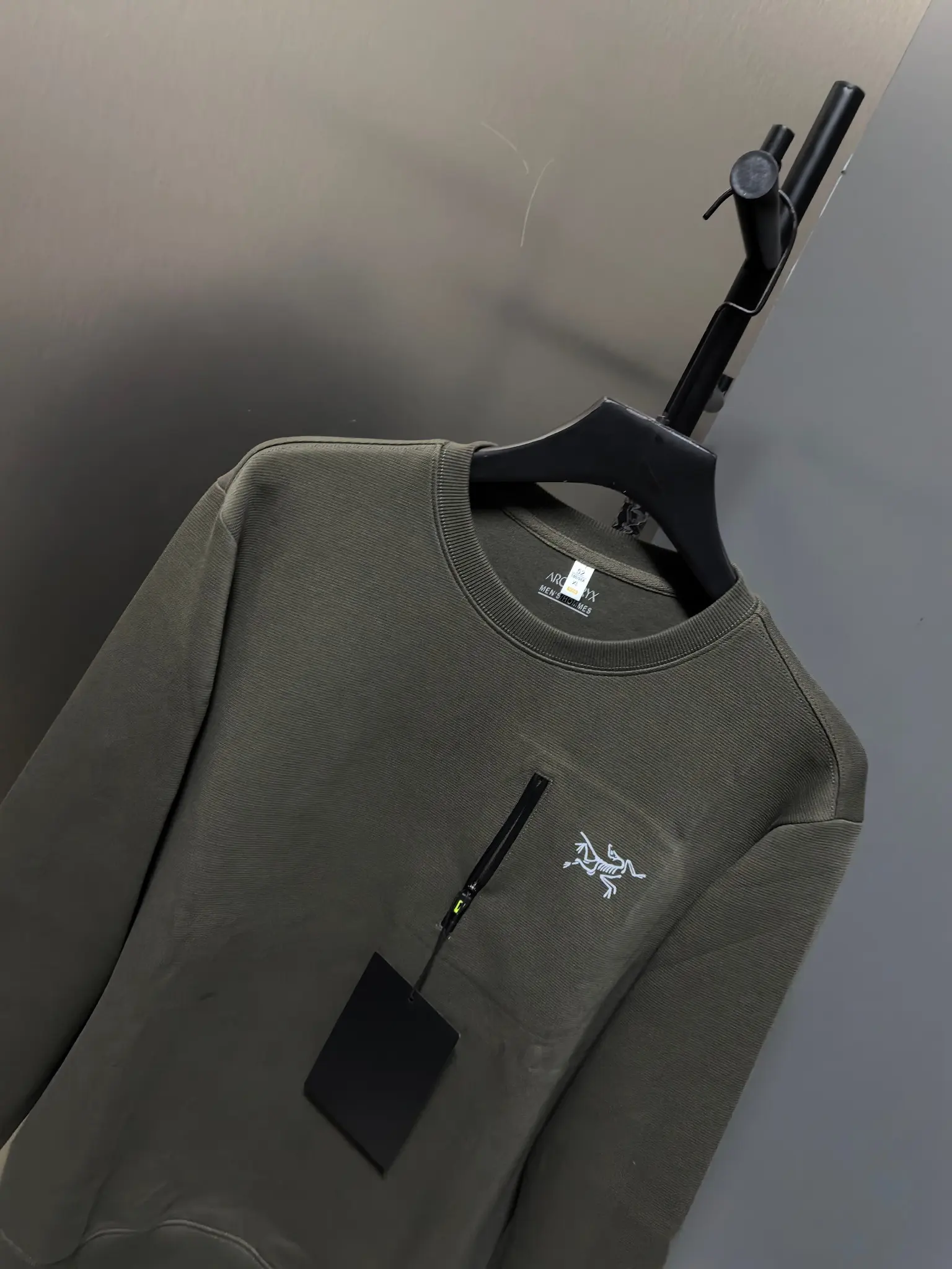 Logo-Embroidered Crew-Neck Sweatshirt D31022084 — view 6