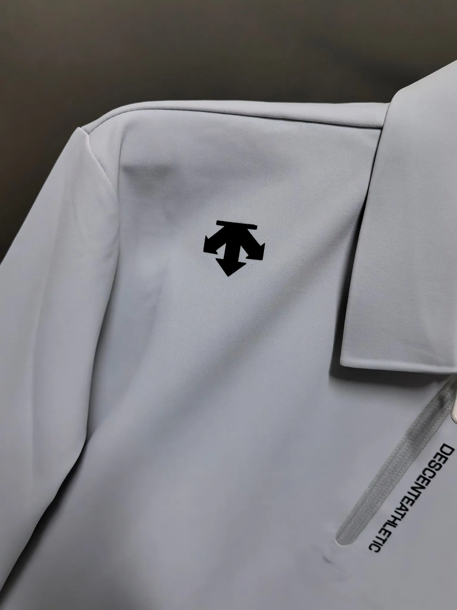 Long-Sleeve Half-Zip Polo Shirt D31022081 — view 3