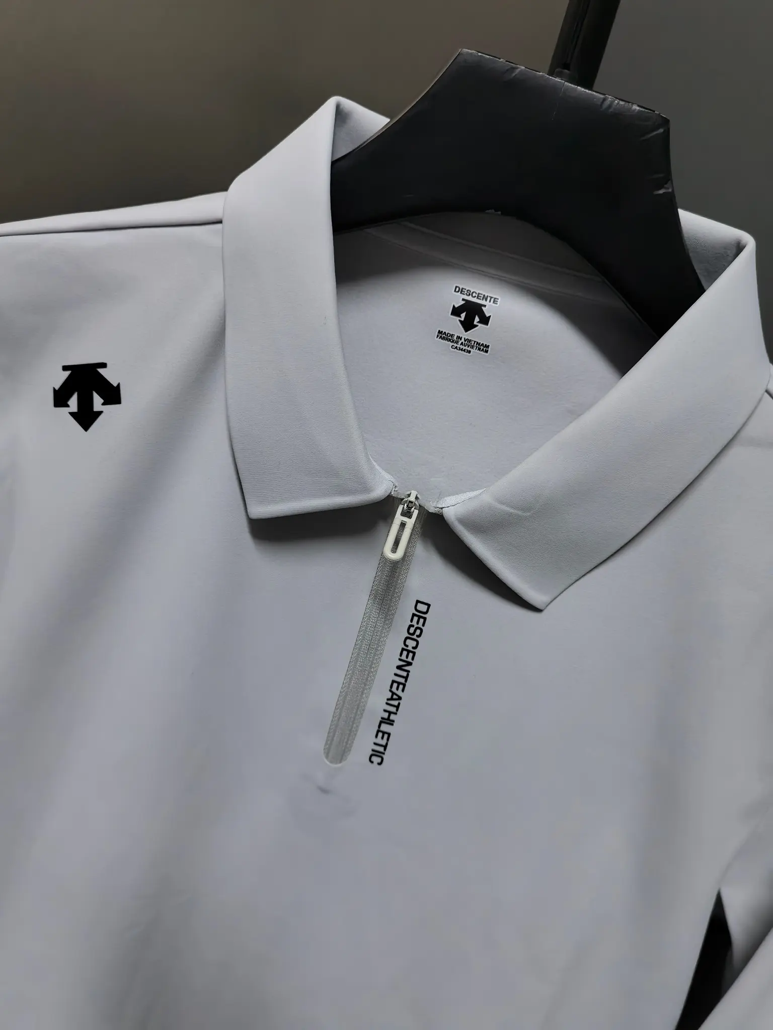 Long-Sleeve Half-Zip Polo Shirt D31022081 — view 4