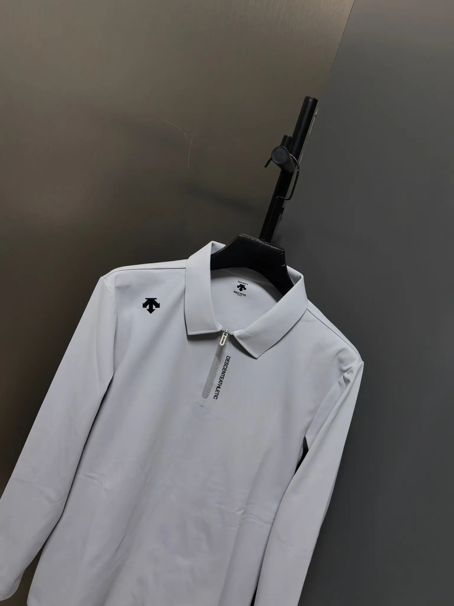 Long-Sleeve Half-Zip Polo Shirt D31022081 — view 6