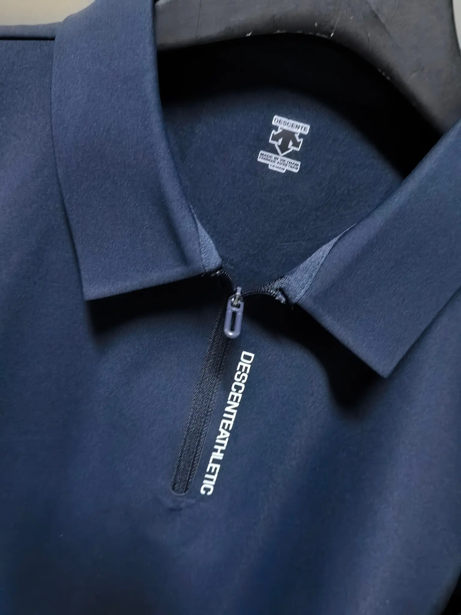 Long-Sleeve Half-Zip Polo Shirt D31022082 — view 4