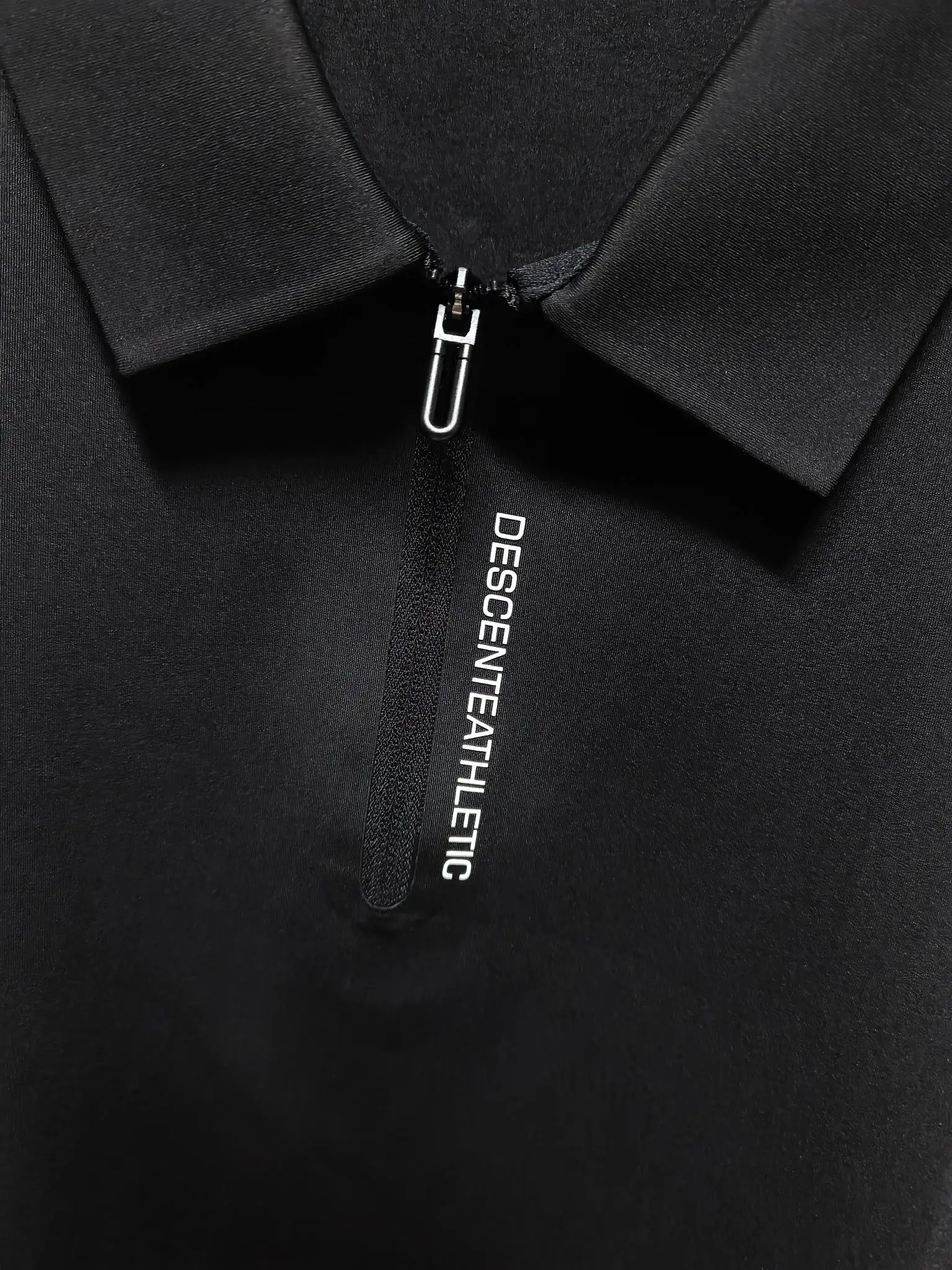 Long-Sleeved Half-Zip Polo Shirt D31022080 — view 3