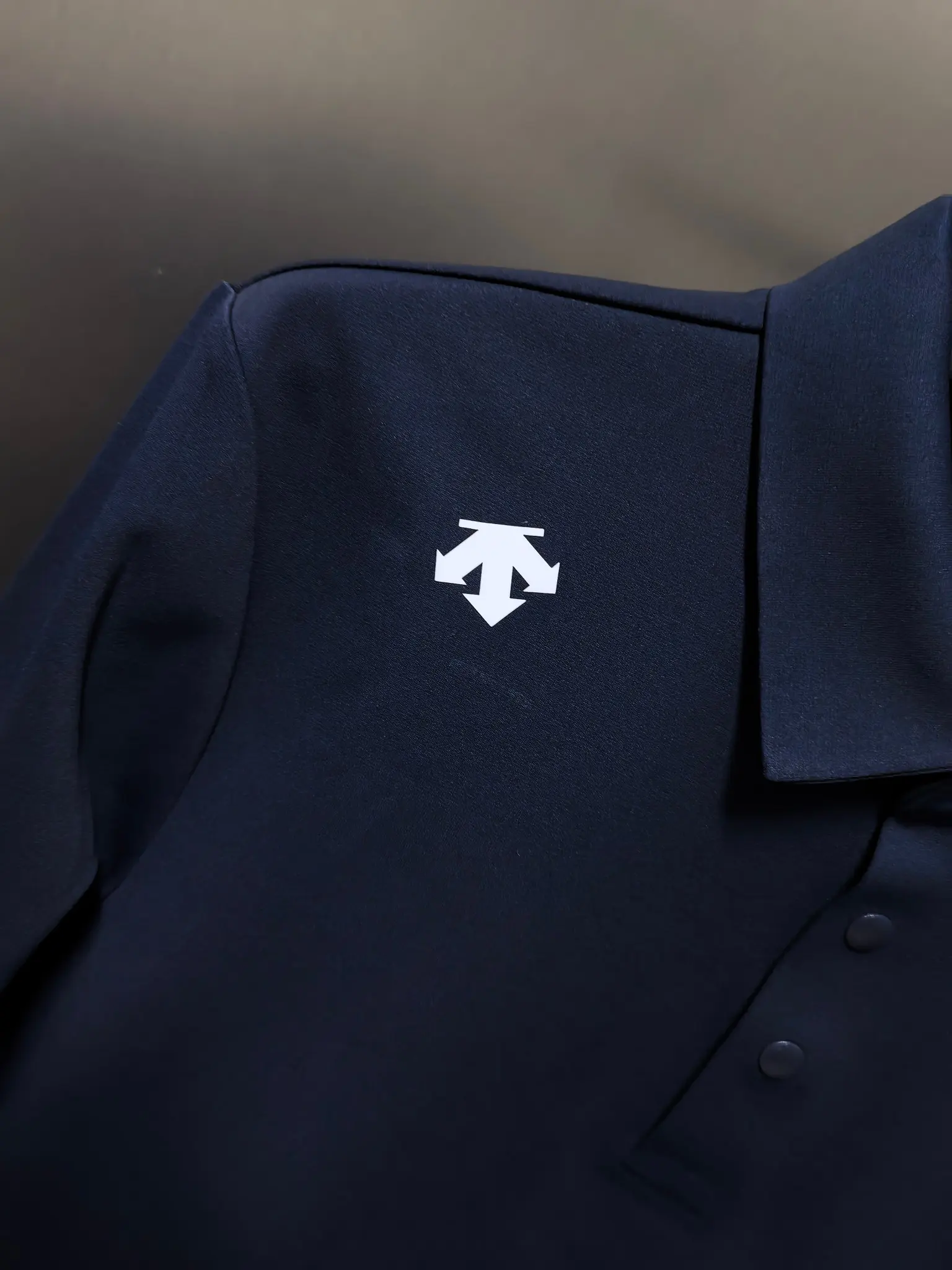 Long-Sleeve Performance Polo Shirt D31022078 — view 3
