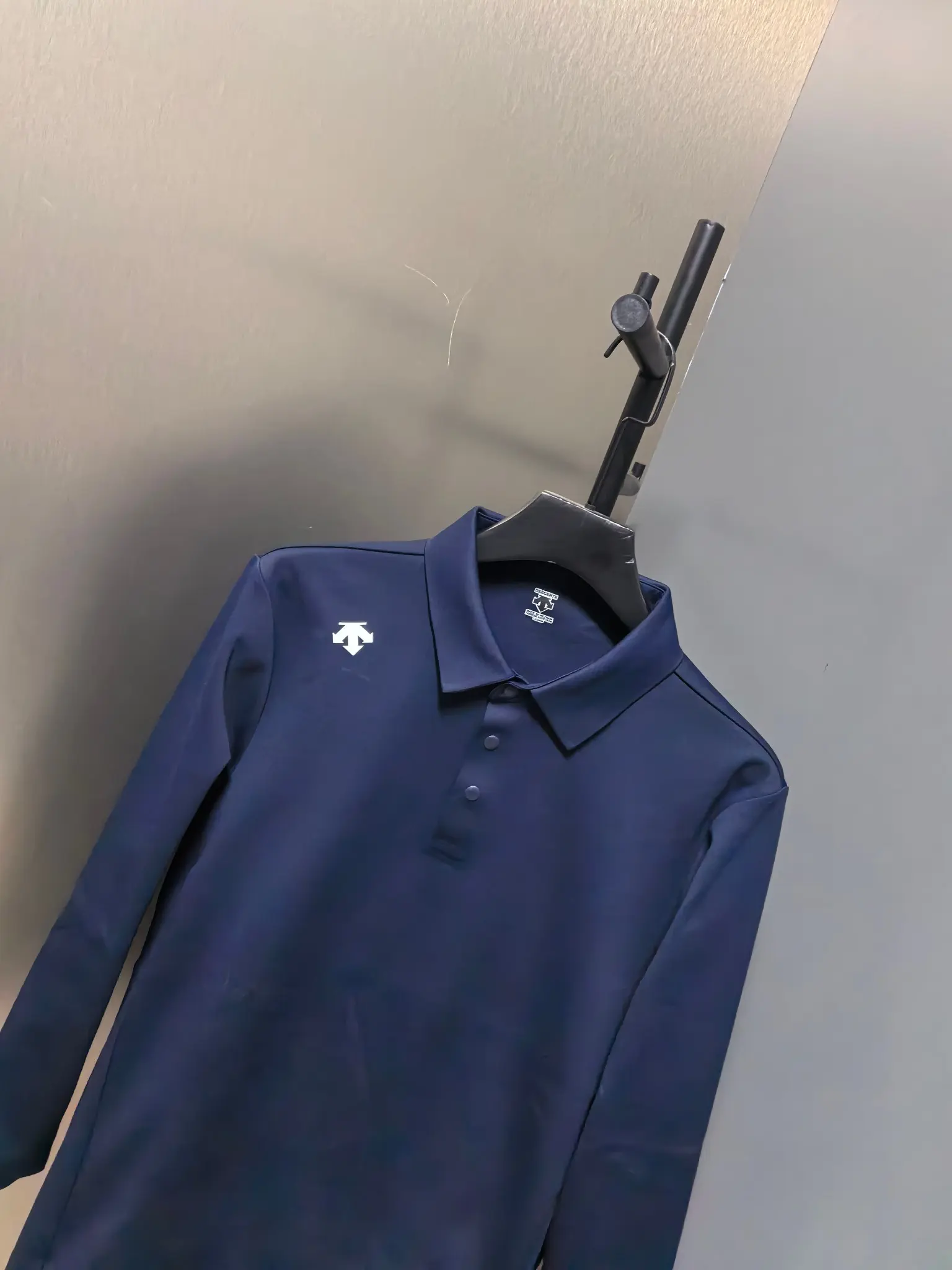 Long-Sleeve Performance Polo Shirt D31022078 — view 6