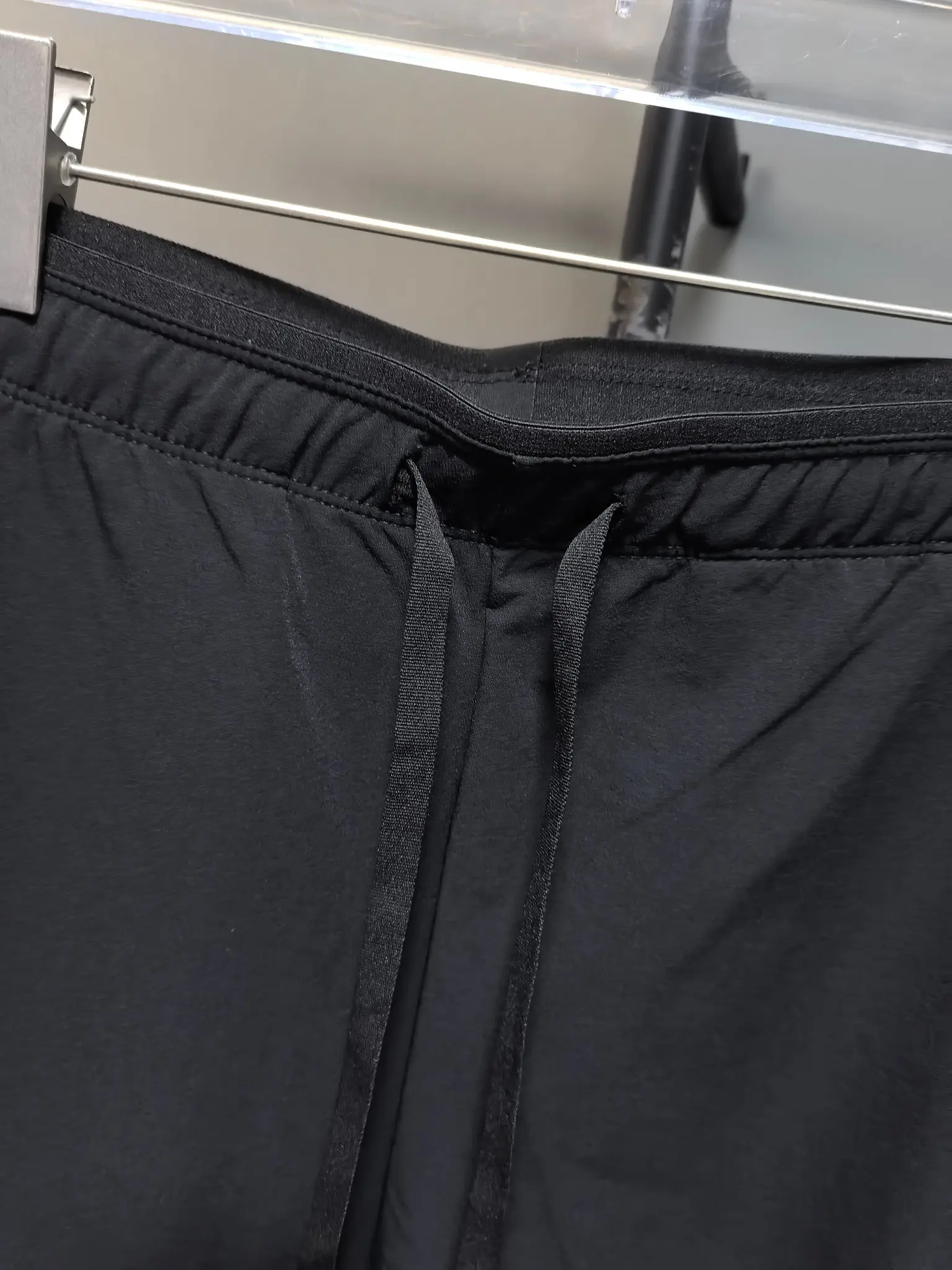 Descente Men's Outdoor Performance Trousers D31022112 — view 3