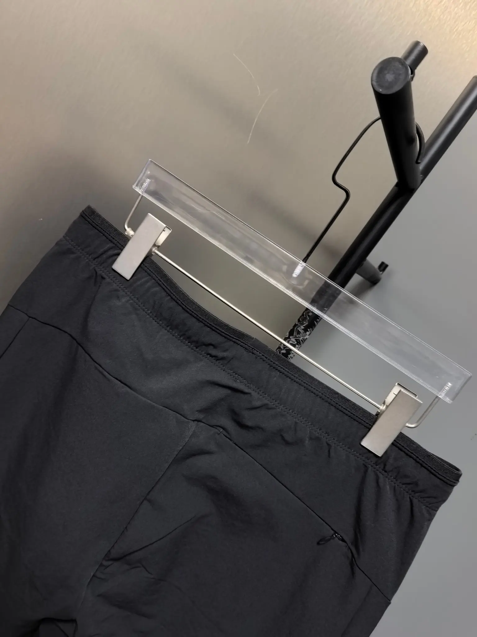 Descente Men's Outdoor Performance Trousers D31022112 — view 7