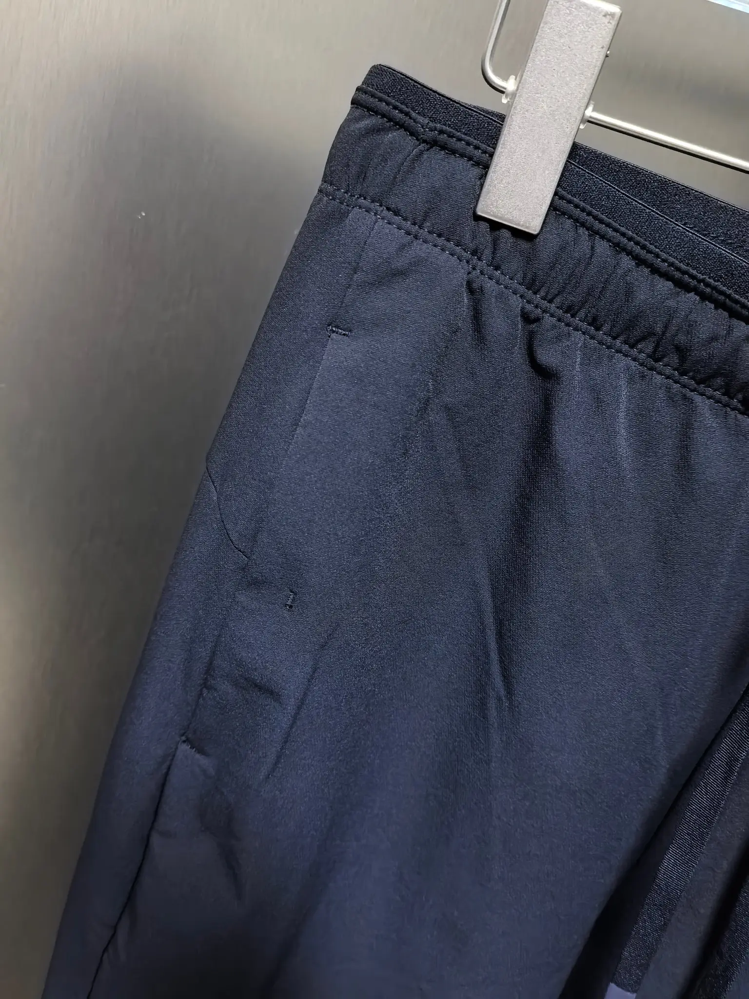 Men's Outdoor Performance Trousers D31022110 — view 2