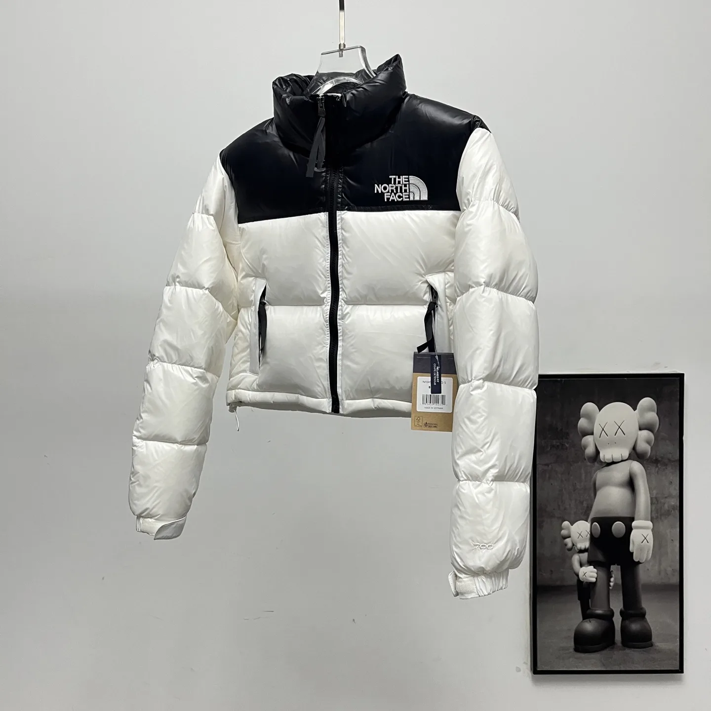 1984 Nuptse Cropped Down Puffer Jacket D31020248 — view 2