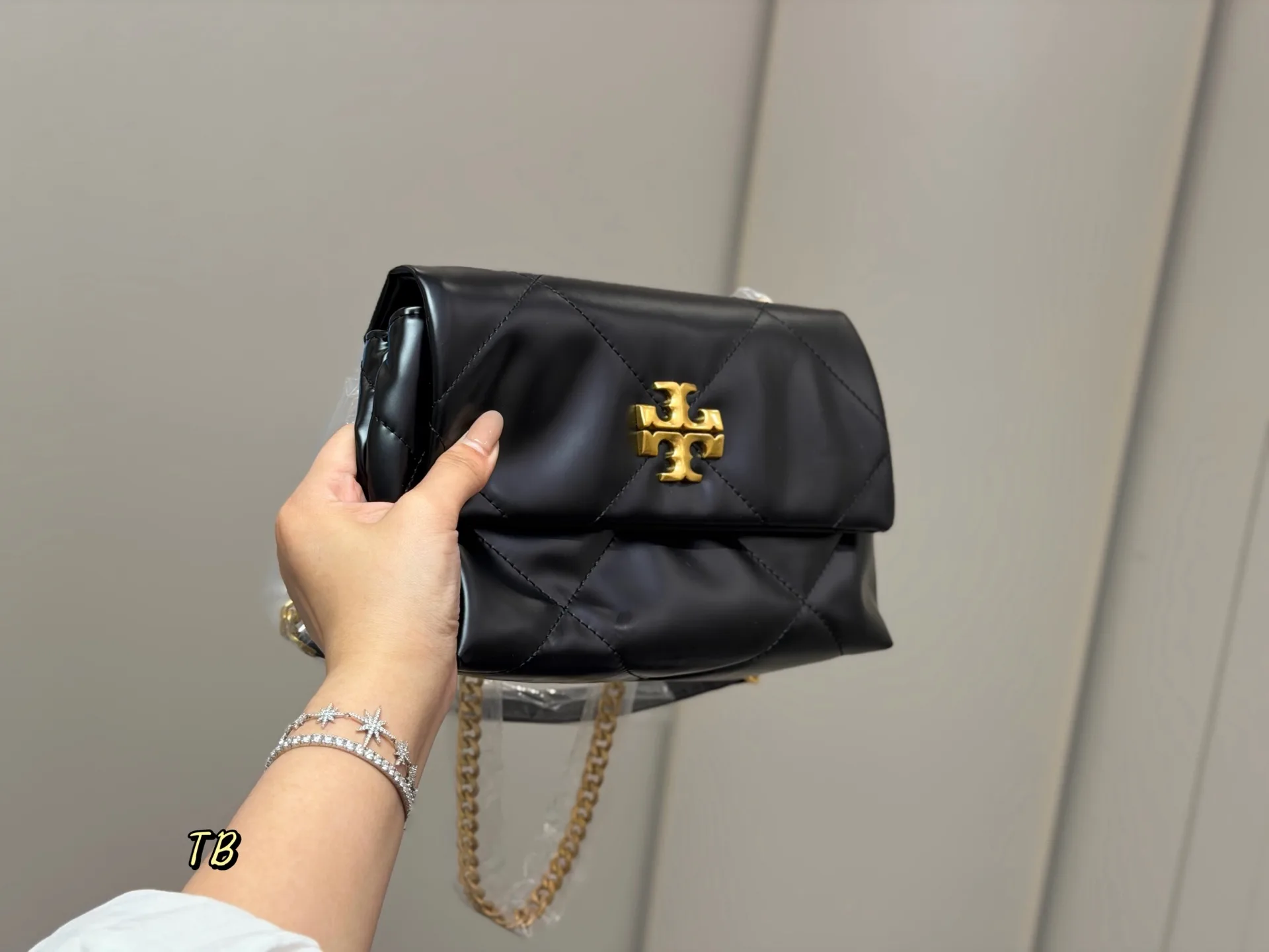 Kira Quilted Flap Shoulder Bag D31018025 — view 9