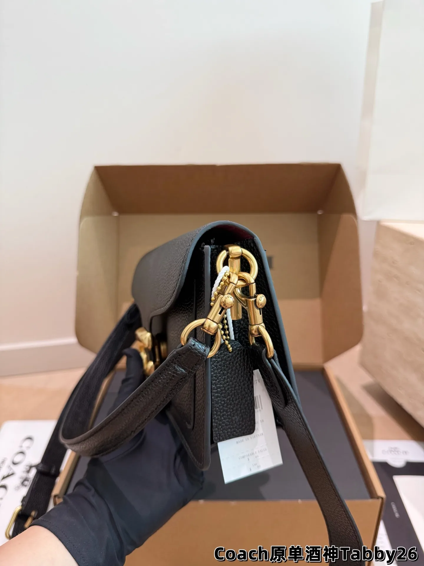 Tabby Shoulder Bag in Grained Leather D32018348 — view 21