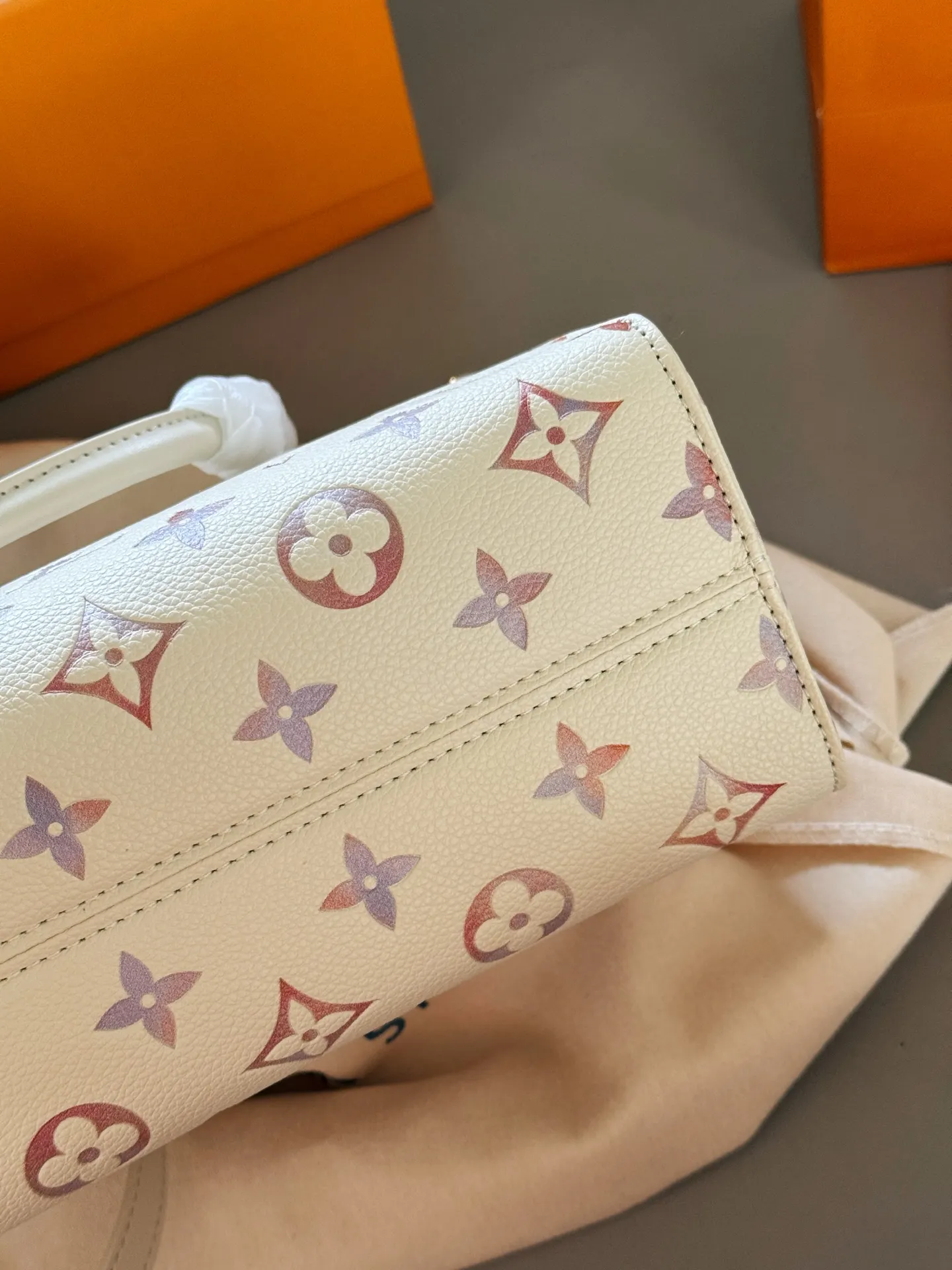 LV OnTheGo Monogram Empreinte Tote Bag D32018228 — view 7