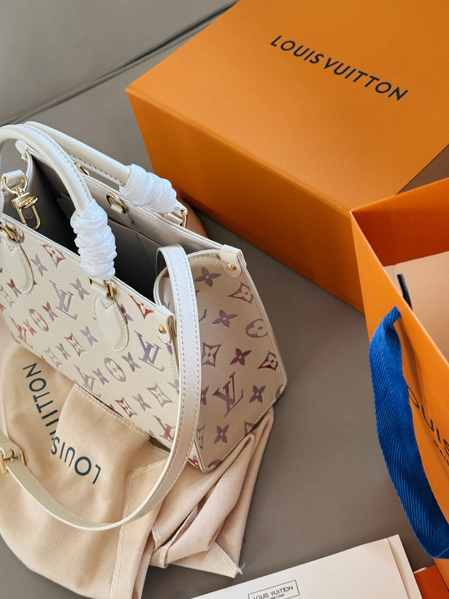 LV OnTheGo Monogram Empreinte Tote Bag D32018228 — view 8