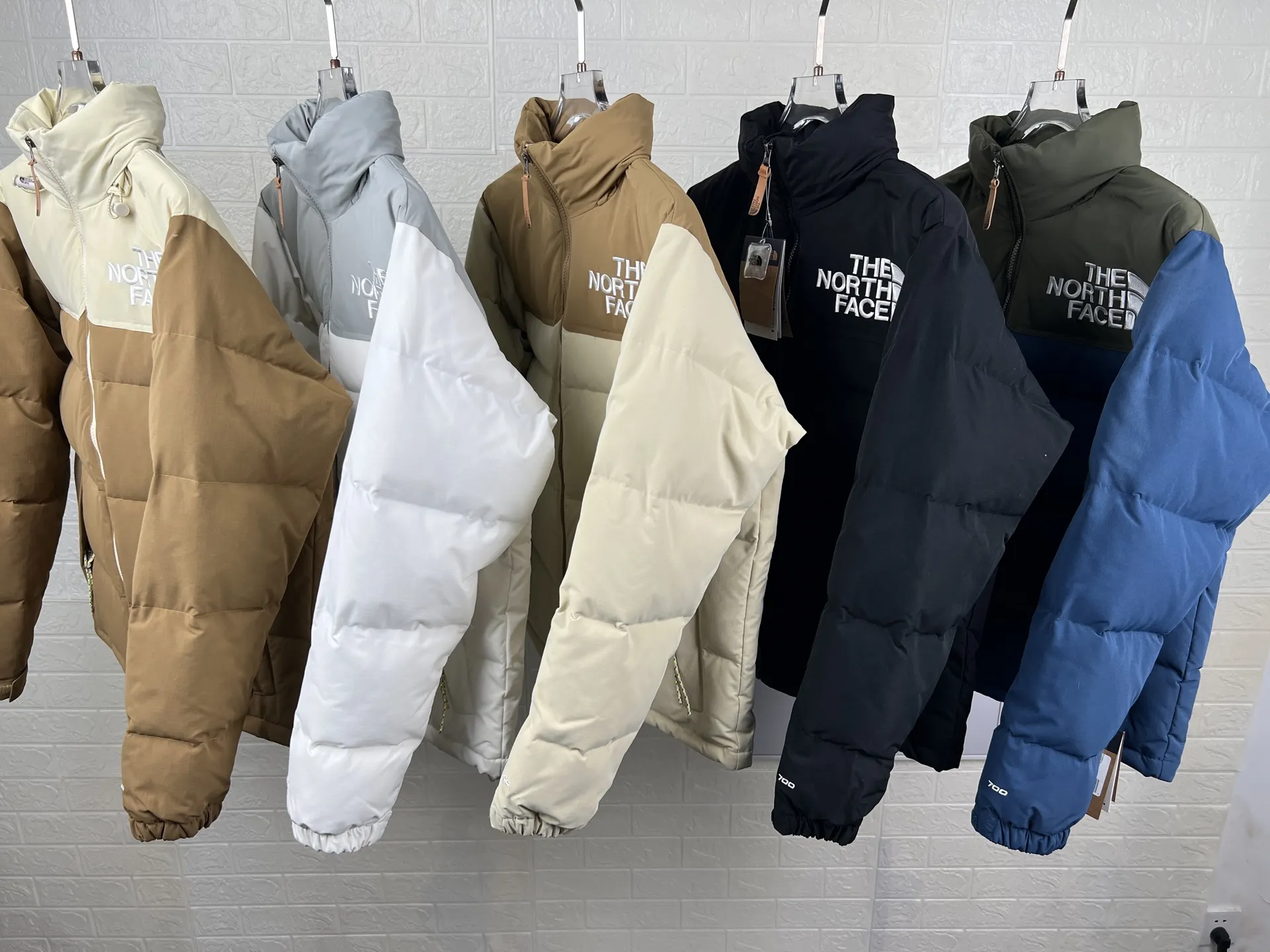 Low-Fi Hi-Tek Down-Filled Puffer Jacket D32020342 — view 3