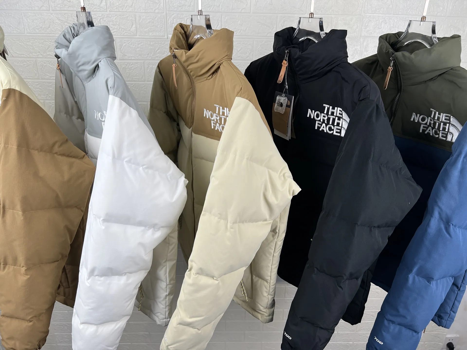 Low-Fi Hi-Tek Down-Filled Puffer Jacket D32020342 — view 4