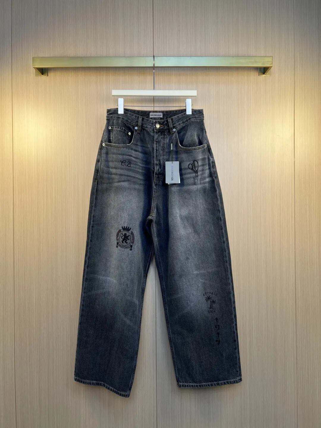 Tattoo Print Wide-Leg Jeans D32520537