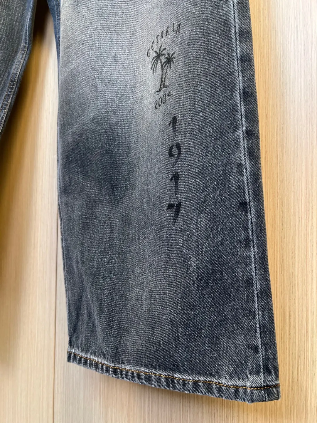 Tattoo Print Wide-Leg Jeans D32520537 — view 2