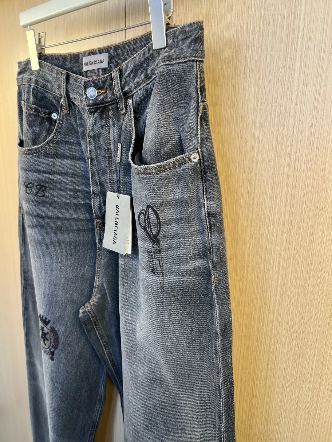 Tattoo Print Wide-Leg Jeans D32520537 — view 4