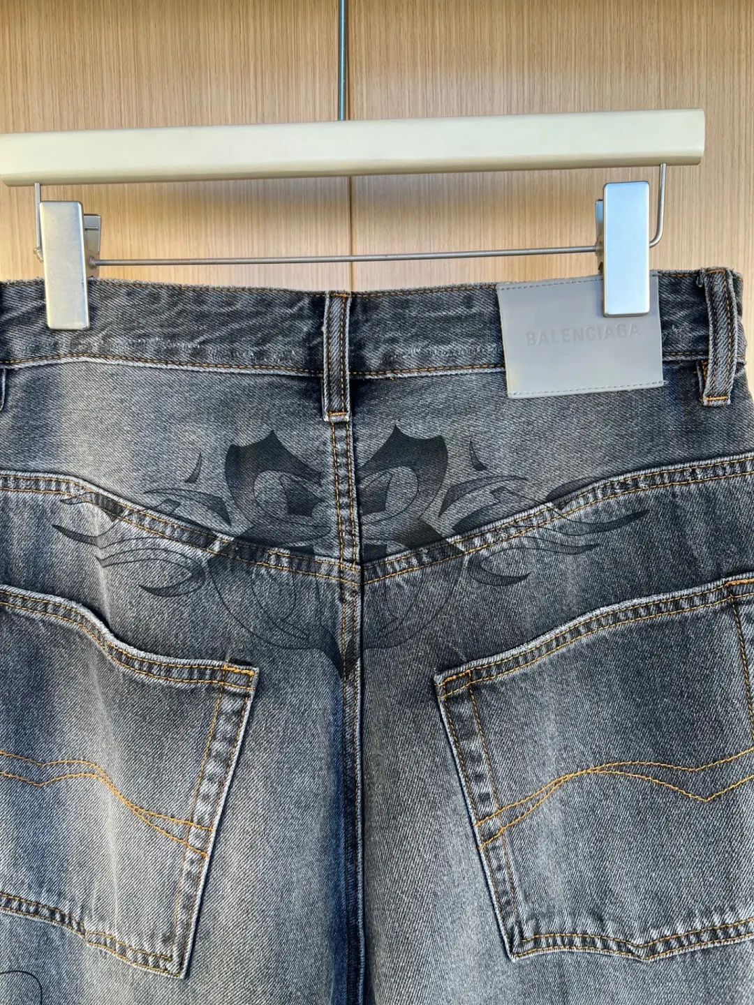 Tattoo Print Wide-Leg Jeans D32520537 — view 6
