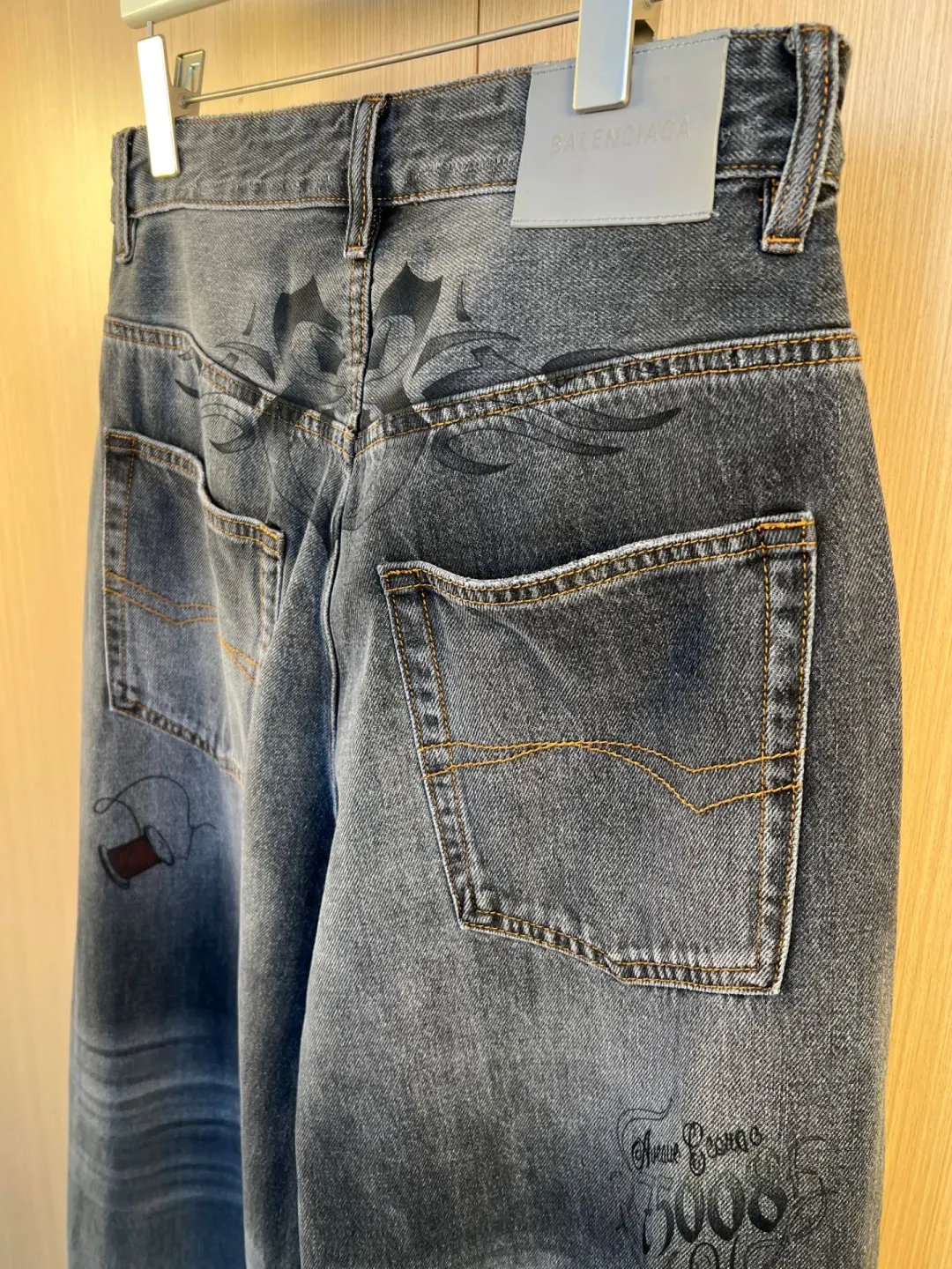 Tattoo Print Wide-Leg Jeans D32520537 — view 8