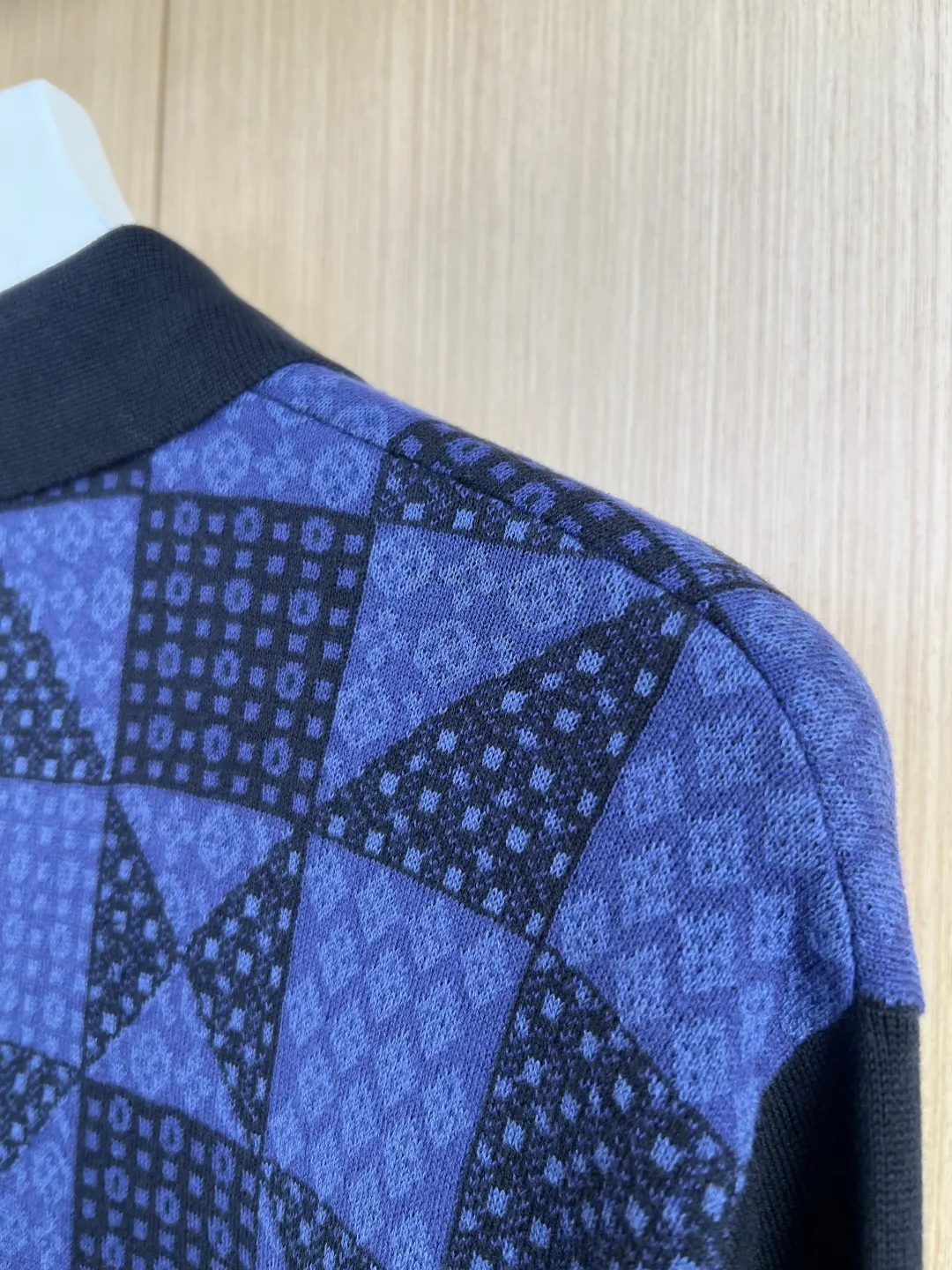 Geometric Jacquard Knit Polo Sweater D32520534 — view 8