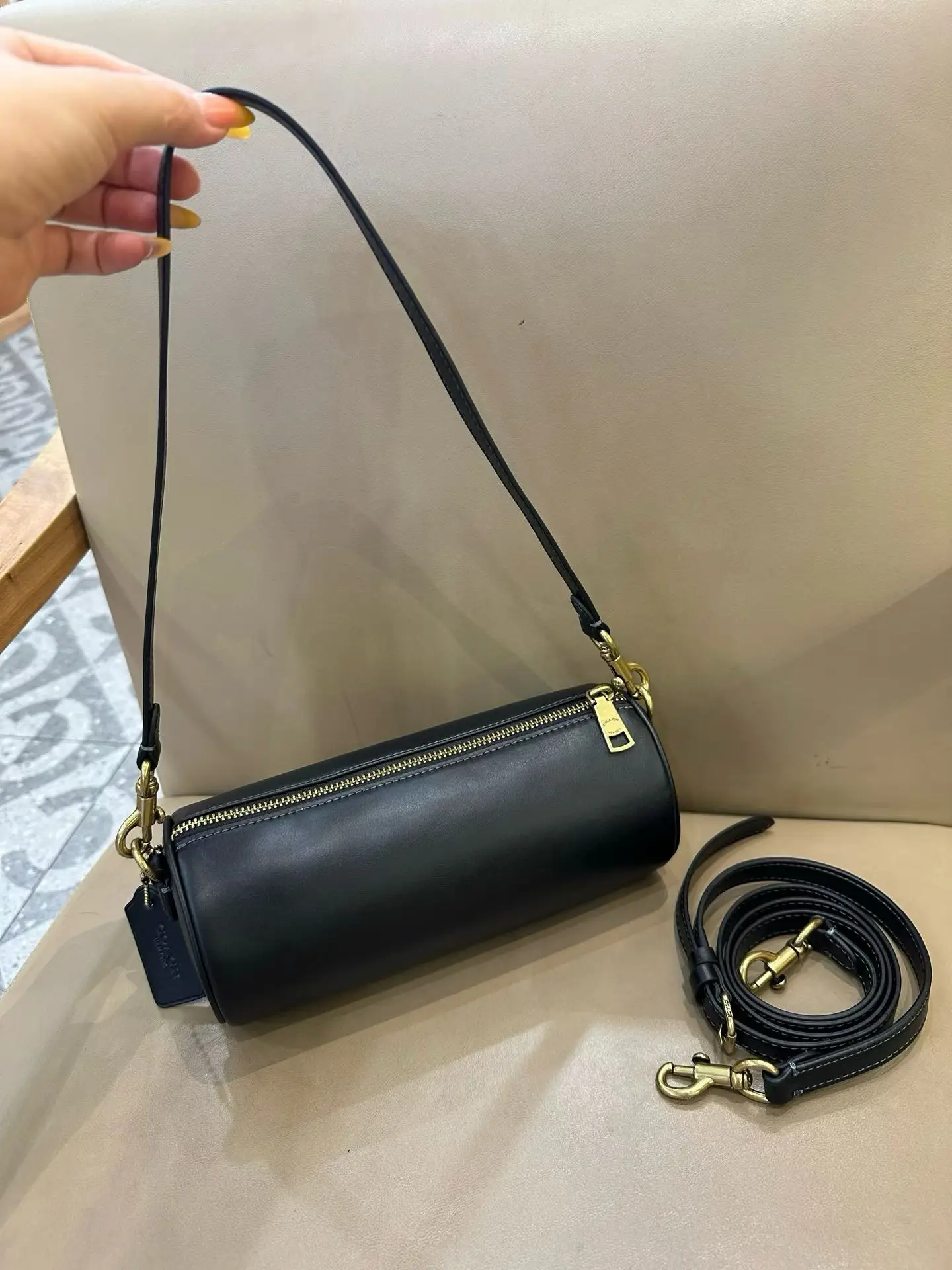 Barrel Shoulder Bag in Signature Canvas D33018347 — view 5