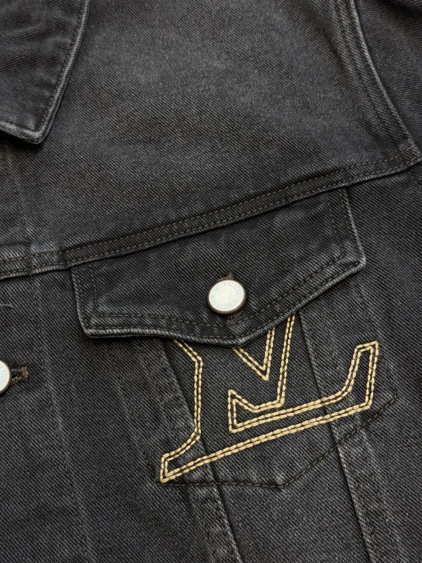 Embroidered Denim Trucker Jacket D33520470 — view 6