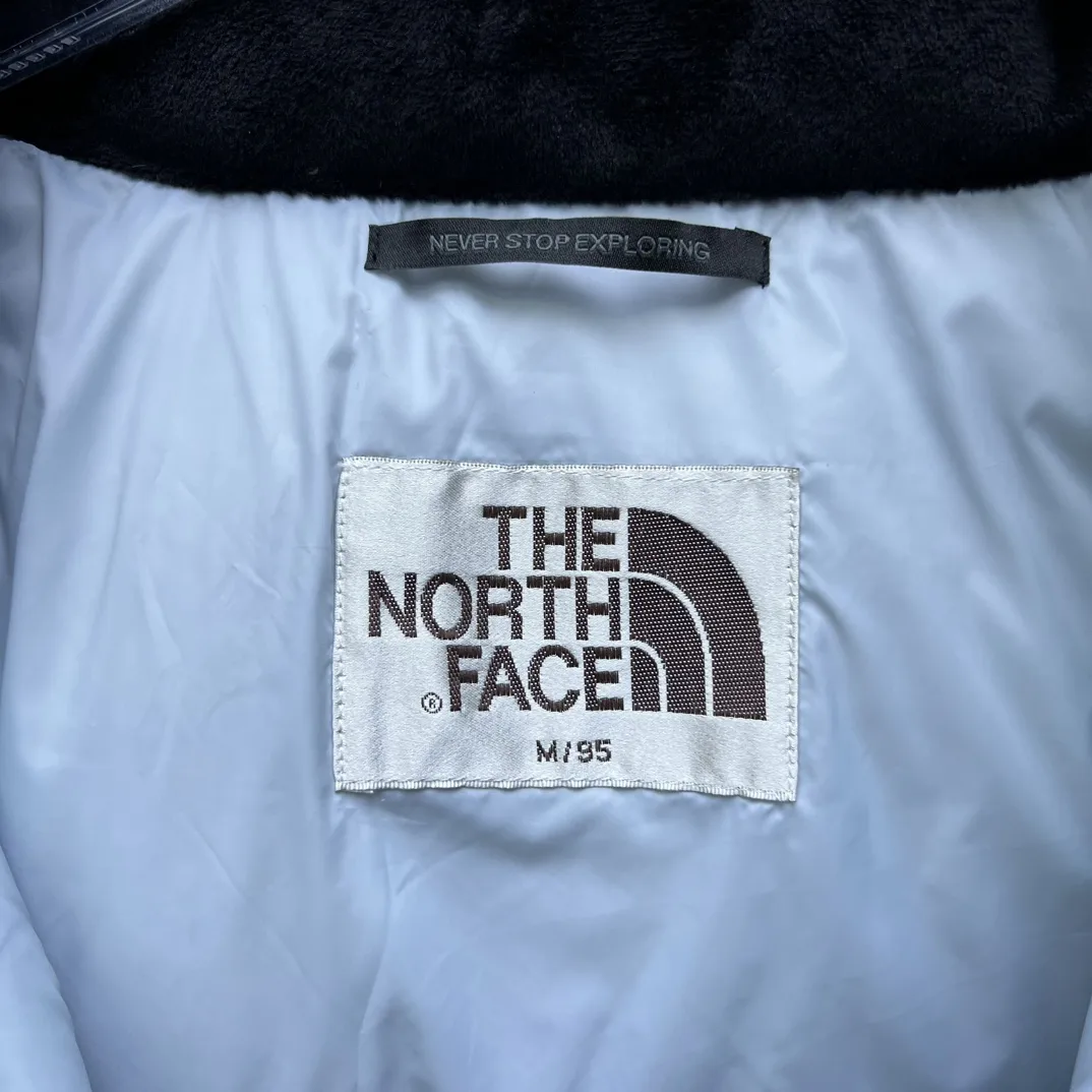 1996 Retro Nuptse Down Jacket D35020340 — view 6