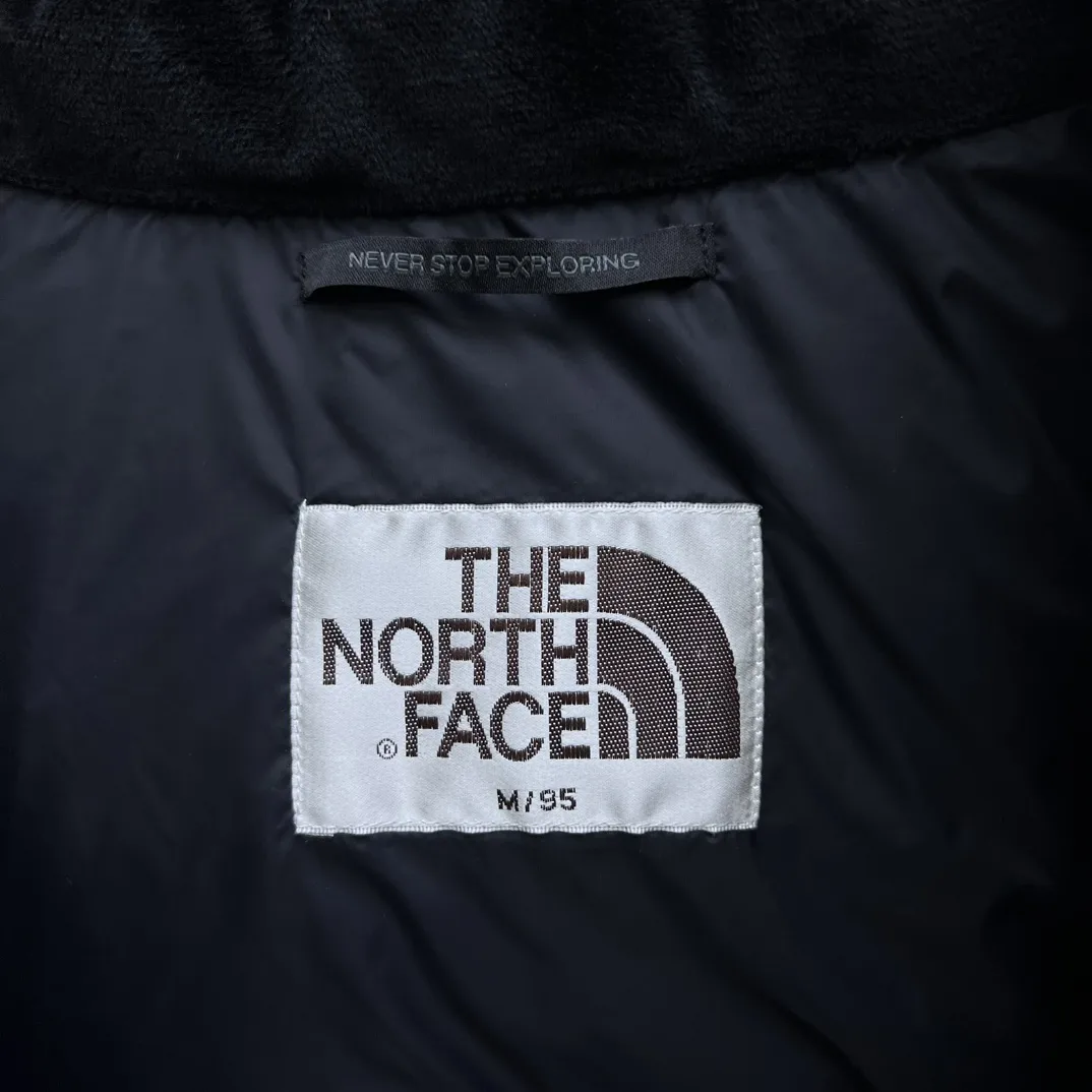 1996 Retro Nuptse Down-Filled Puffer Jacket D35020334 — view 6