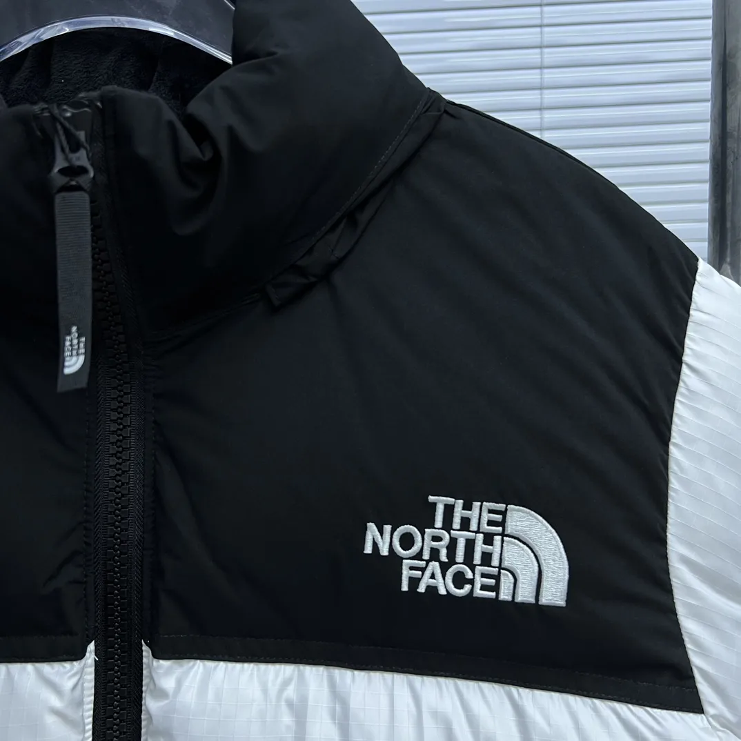 1996 Retro Nuptse Down-Filled Puffer Jacket D35020336 — view 4