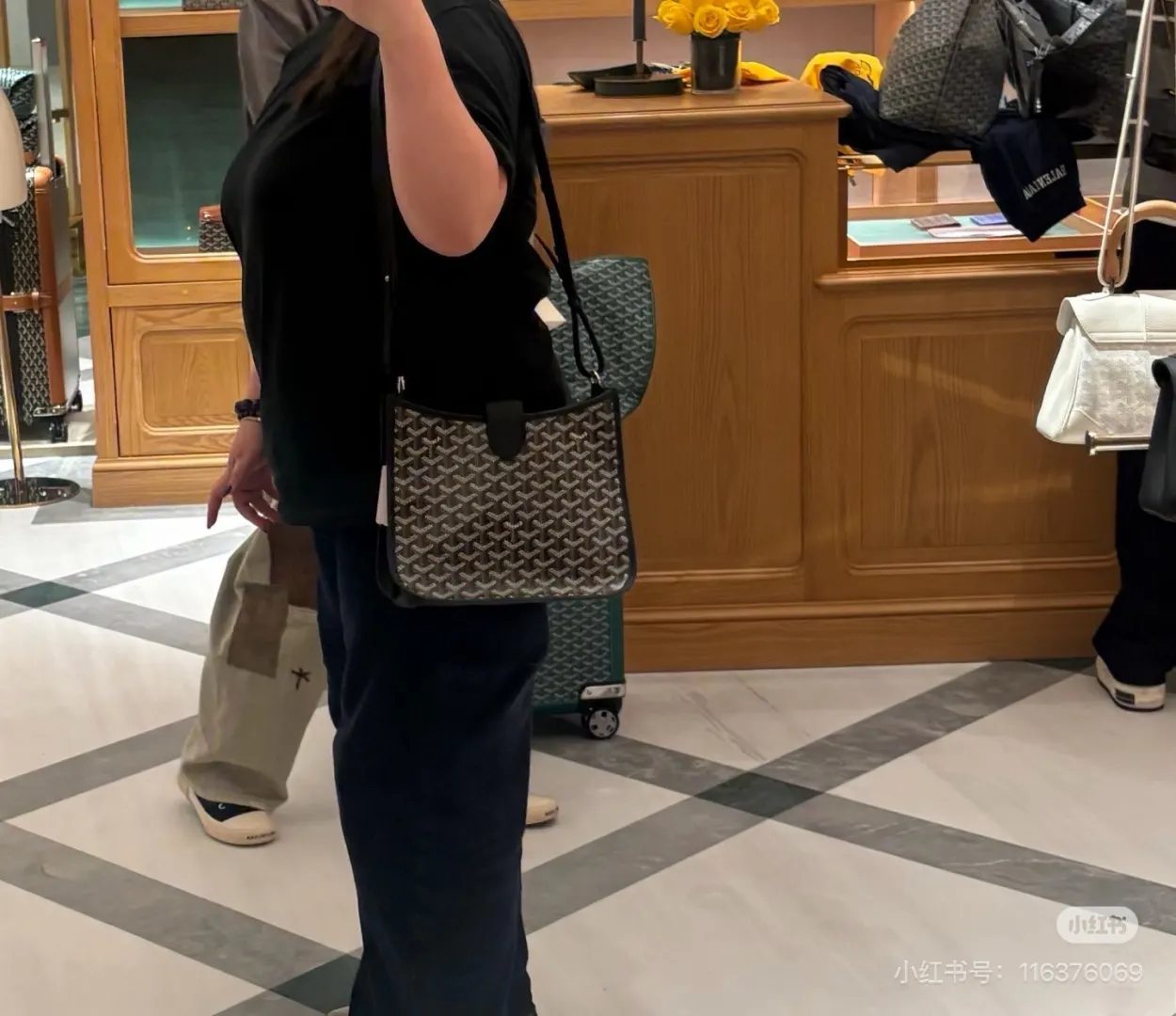 Musette Evelyn Monogram Shoulder Bag D35518095 — view 9