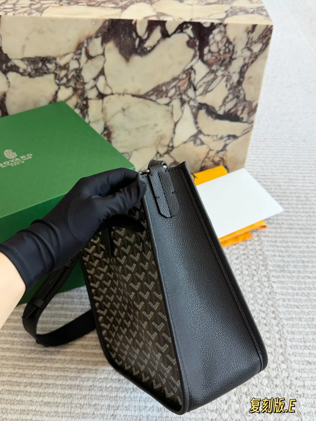 Goyard Musette Evelyne Crossbody Bag D35518096 — view 4