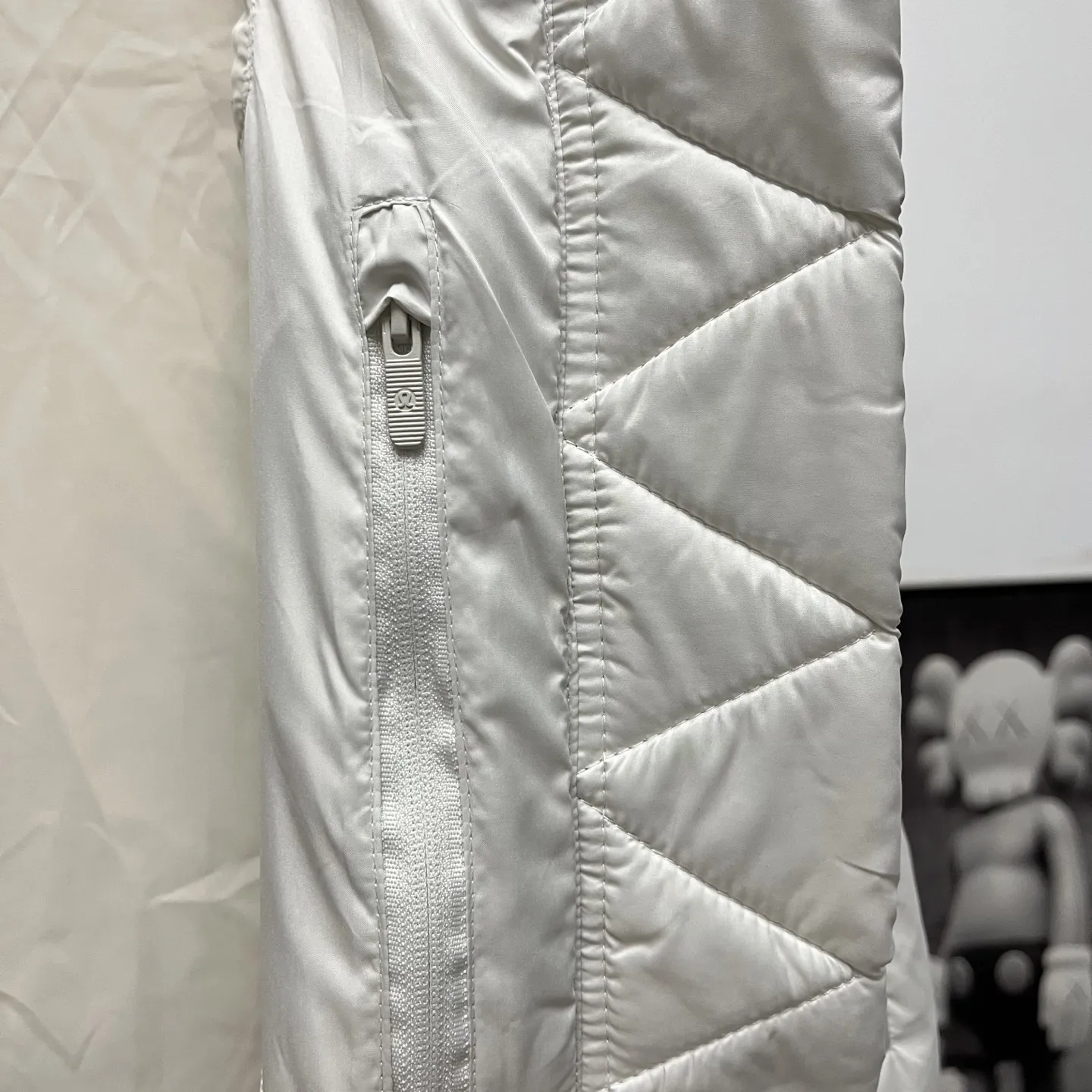 Hooded Quilted Down Puffer Vest D36020319 — view 7