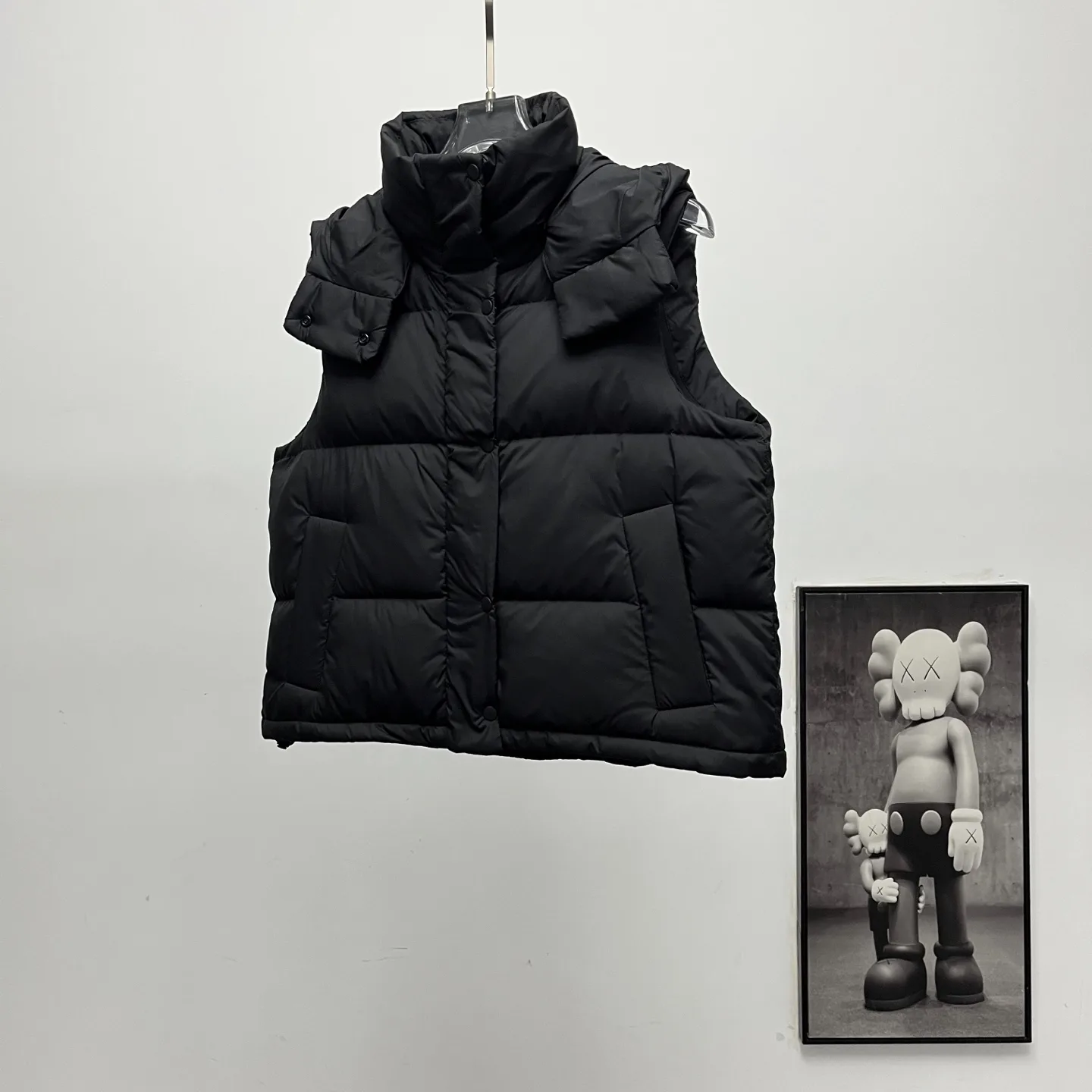 Wunder Puff Hooded Down Vest D36020318 — view 2