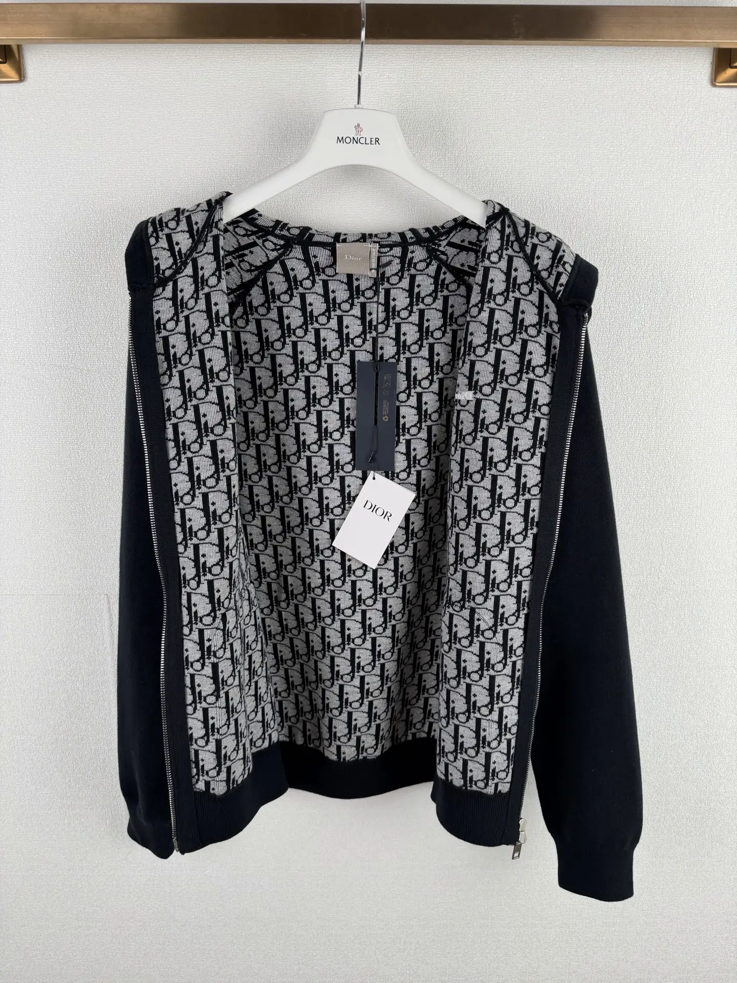 Oblique Jacquard Hooded Knit Cardigan D36524929 — view 11